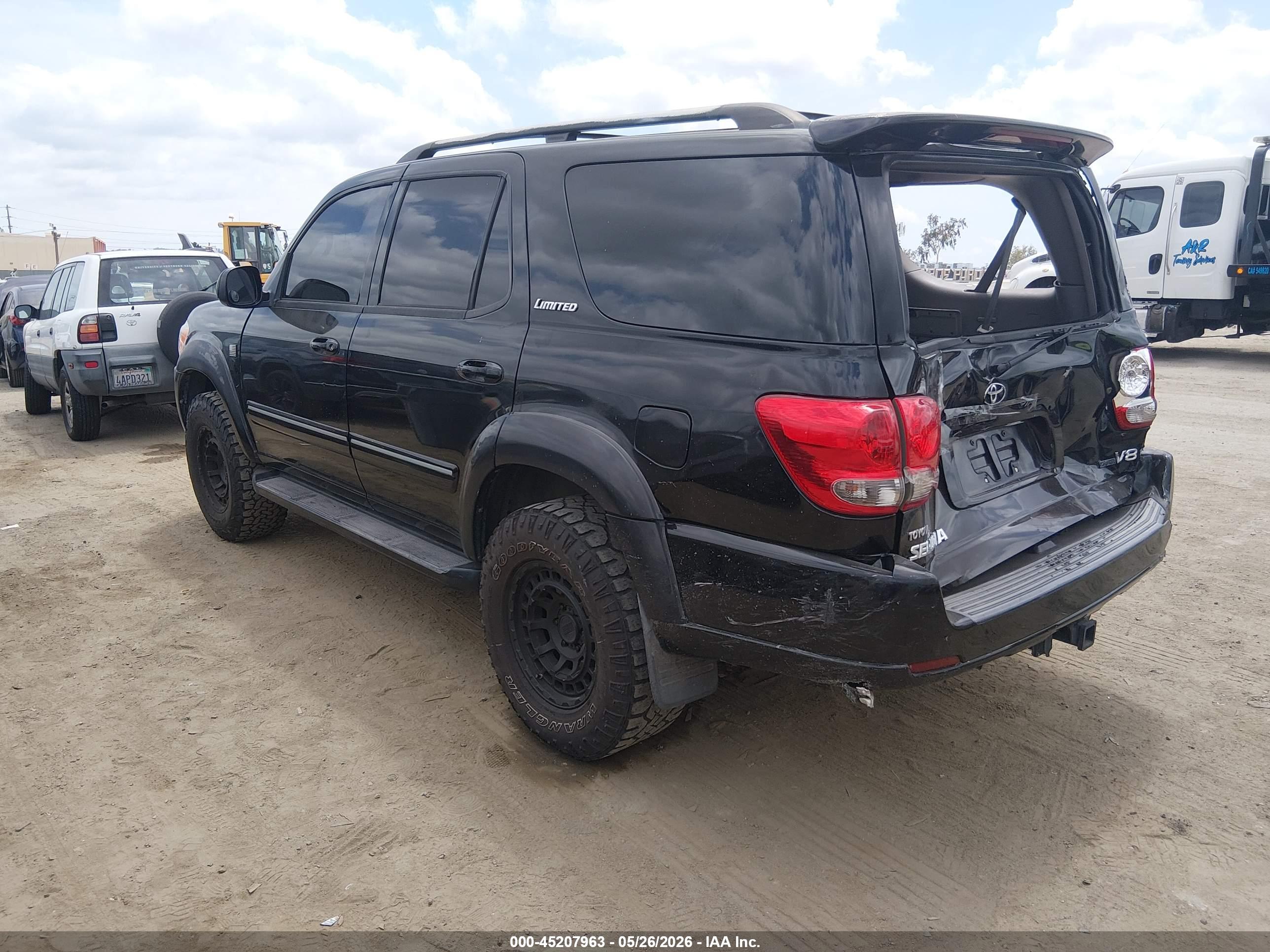 TOYOTA SEQUOIA image 3