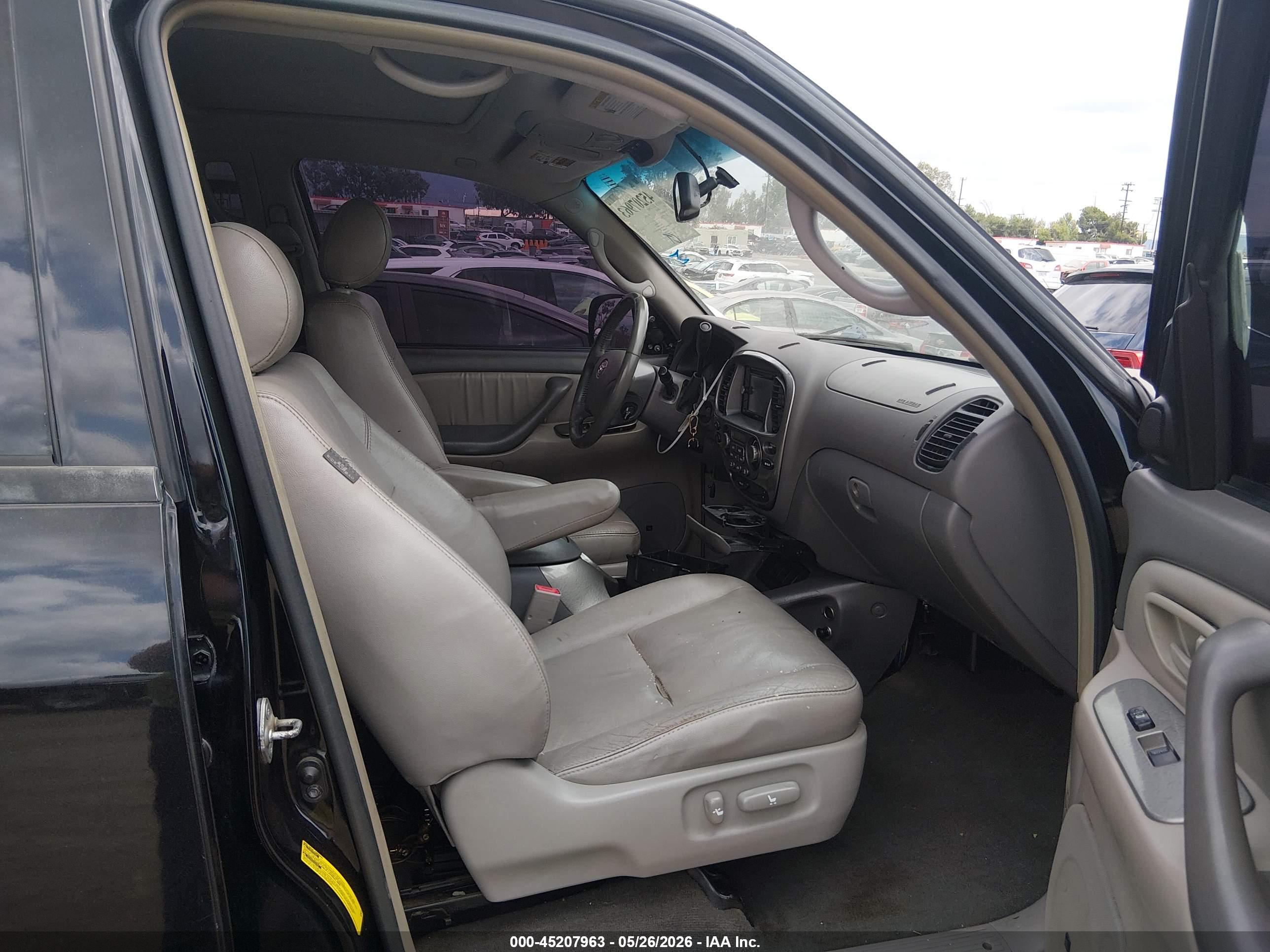 TOYOTA SEQUOIA image 5