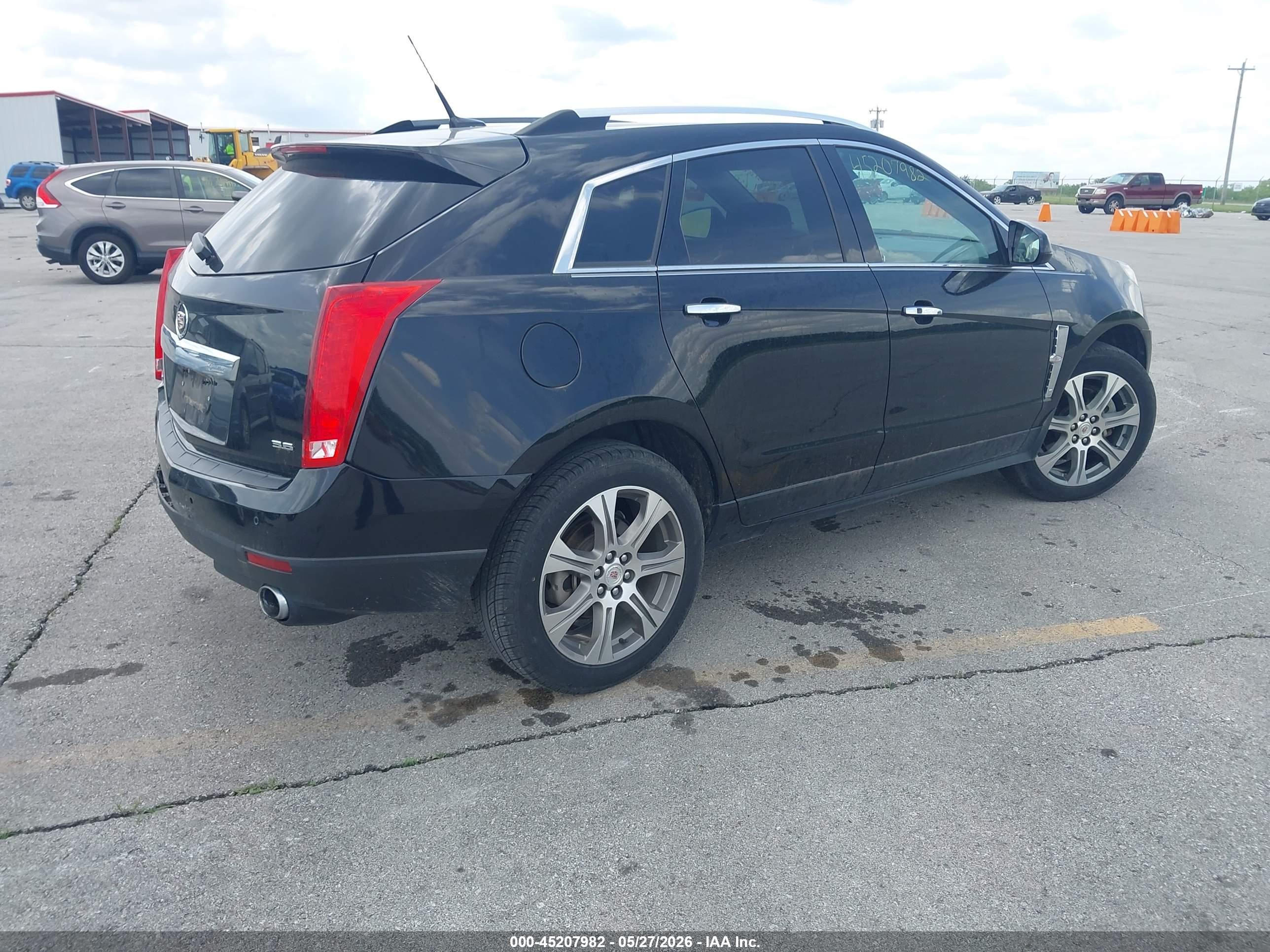 CADILLAC SRX image 4