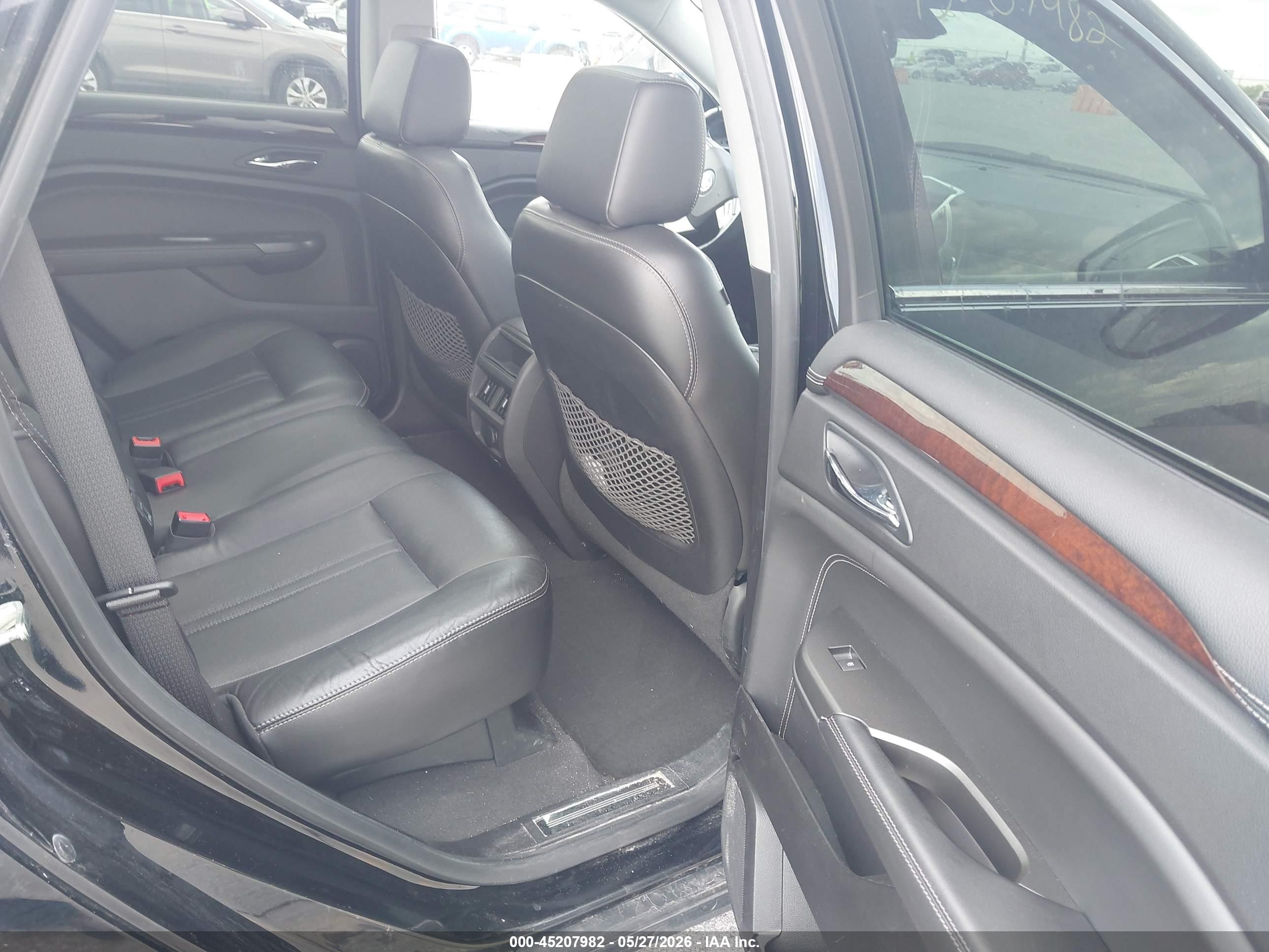 CADILLAC SRX image 8