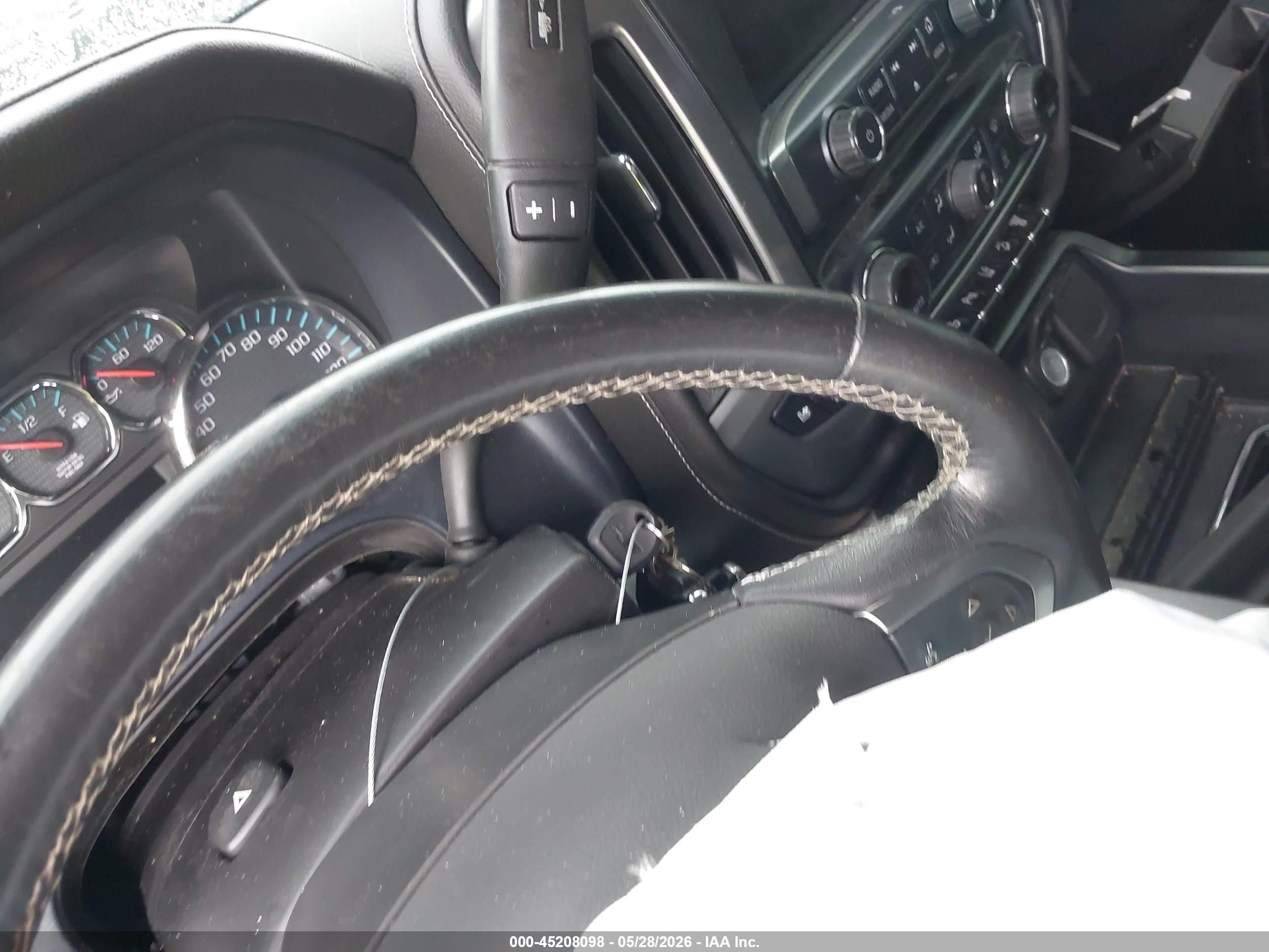CHEVROLET SILVERADO image 11