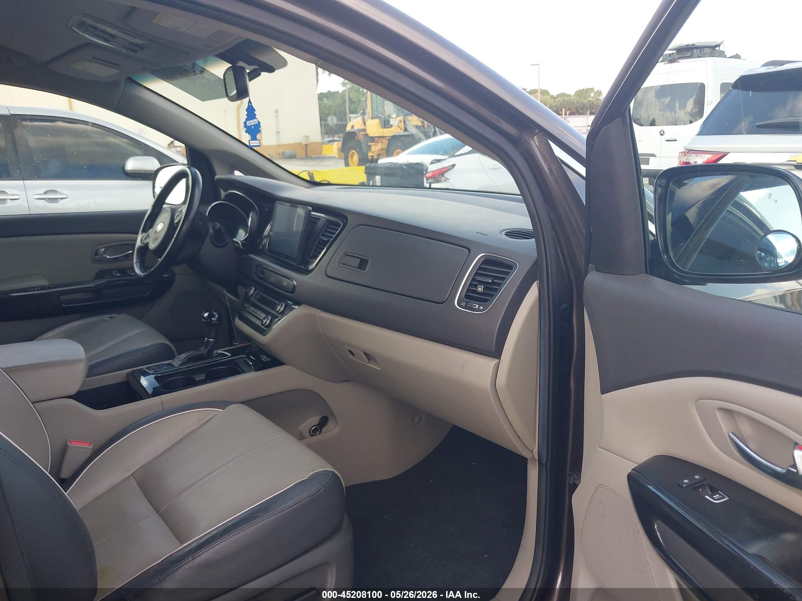 KIA SEDONA image 5