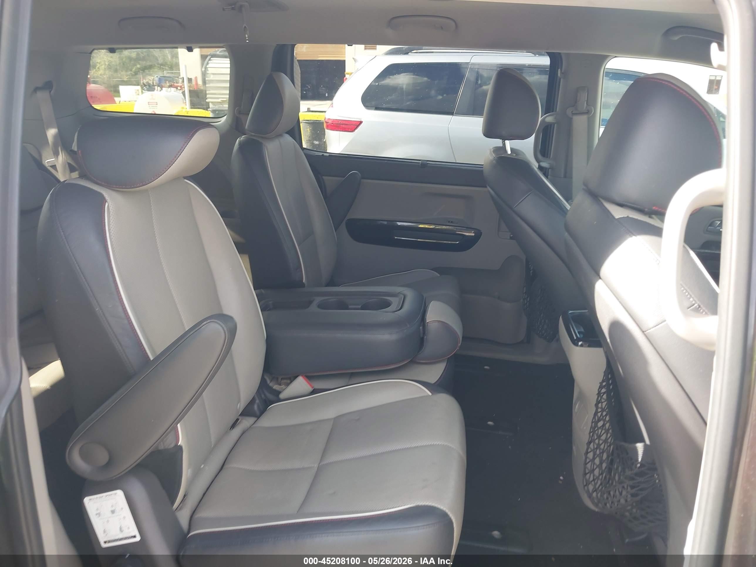 KIA SEDONA image 8