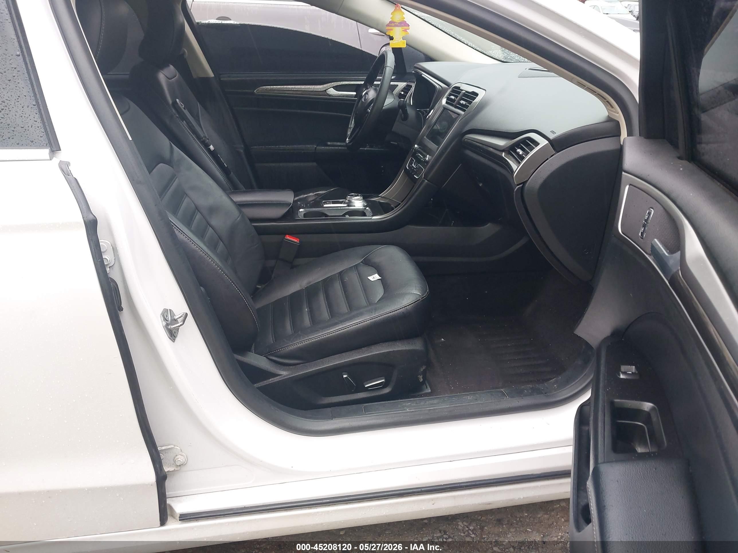 FORD FUSION image 5