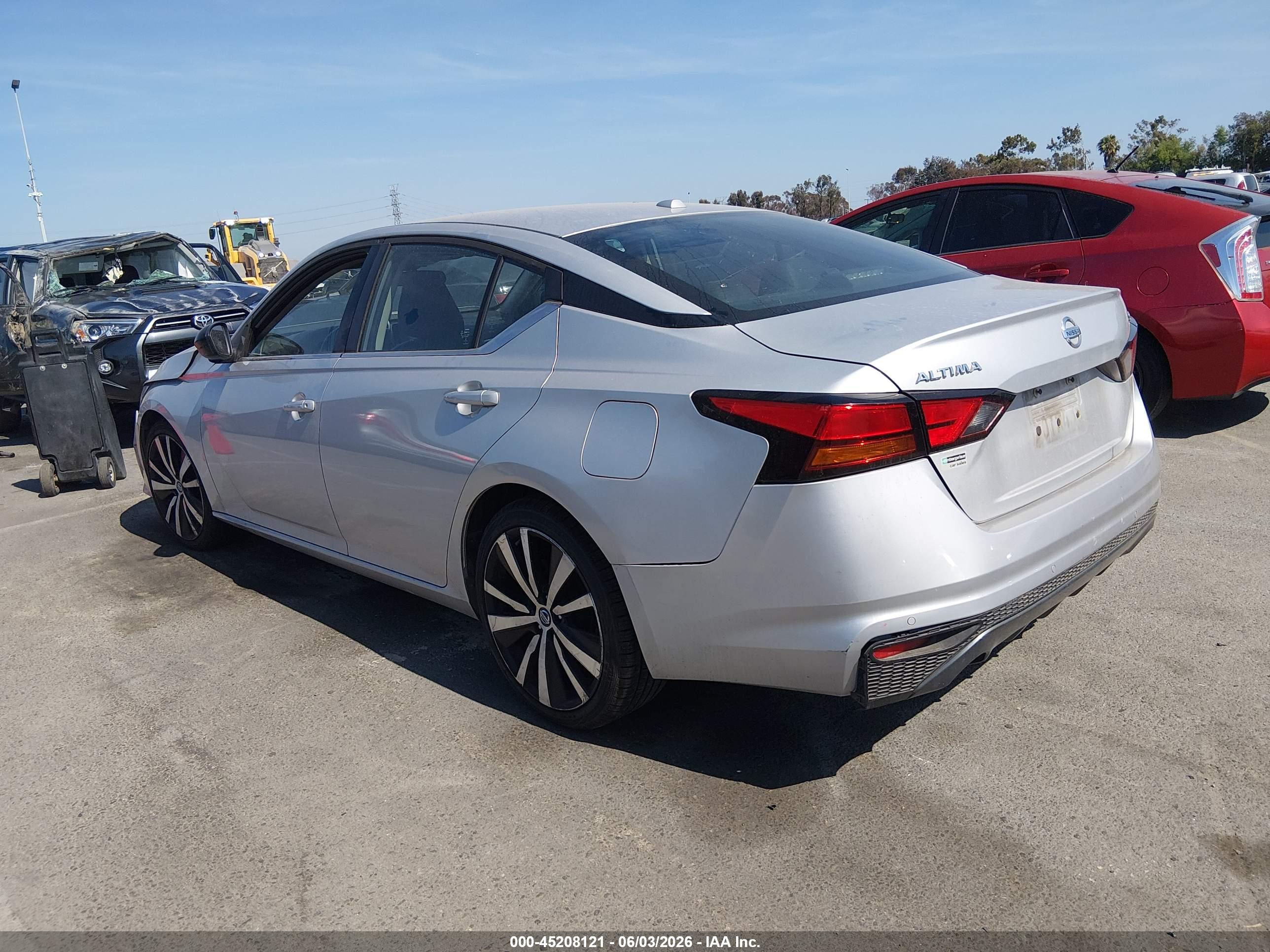 NISSAN ALTIMA image 3