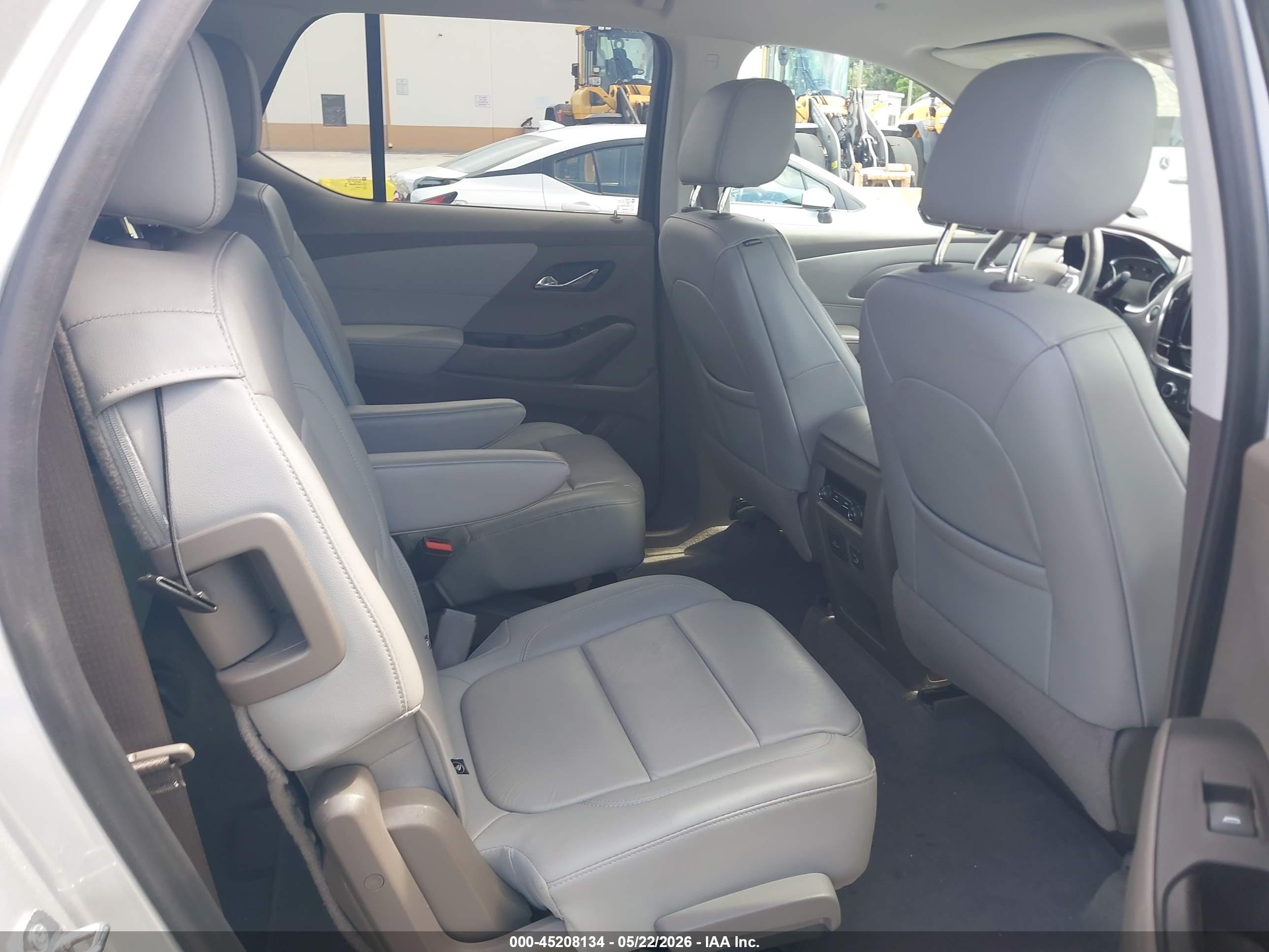 CHEVROLET TRAVERSE image 8