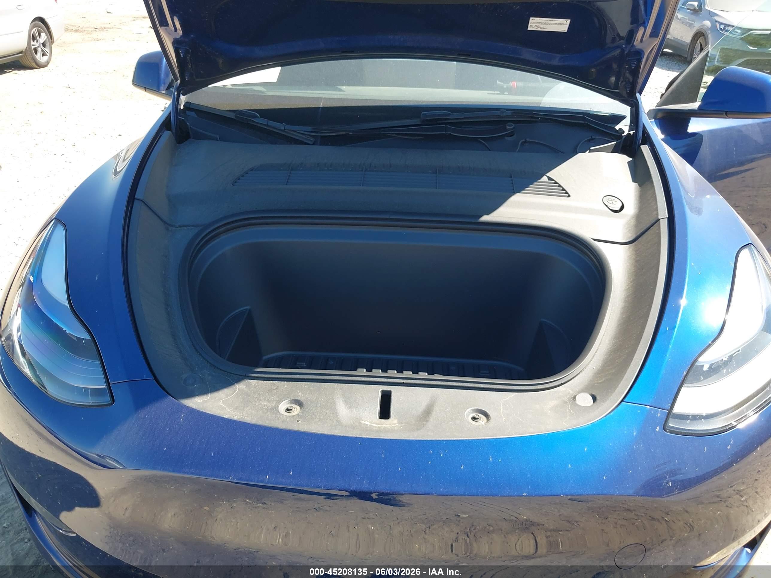 TESLA MODEL image 10