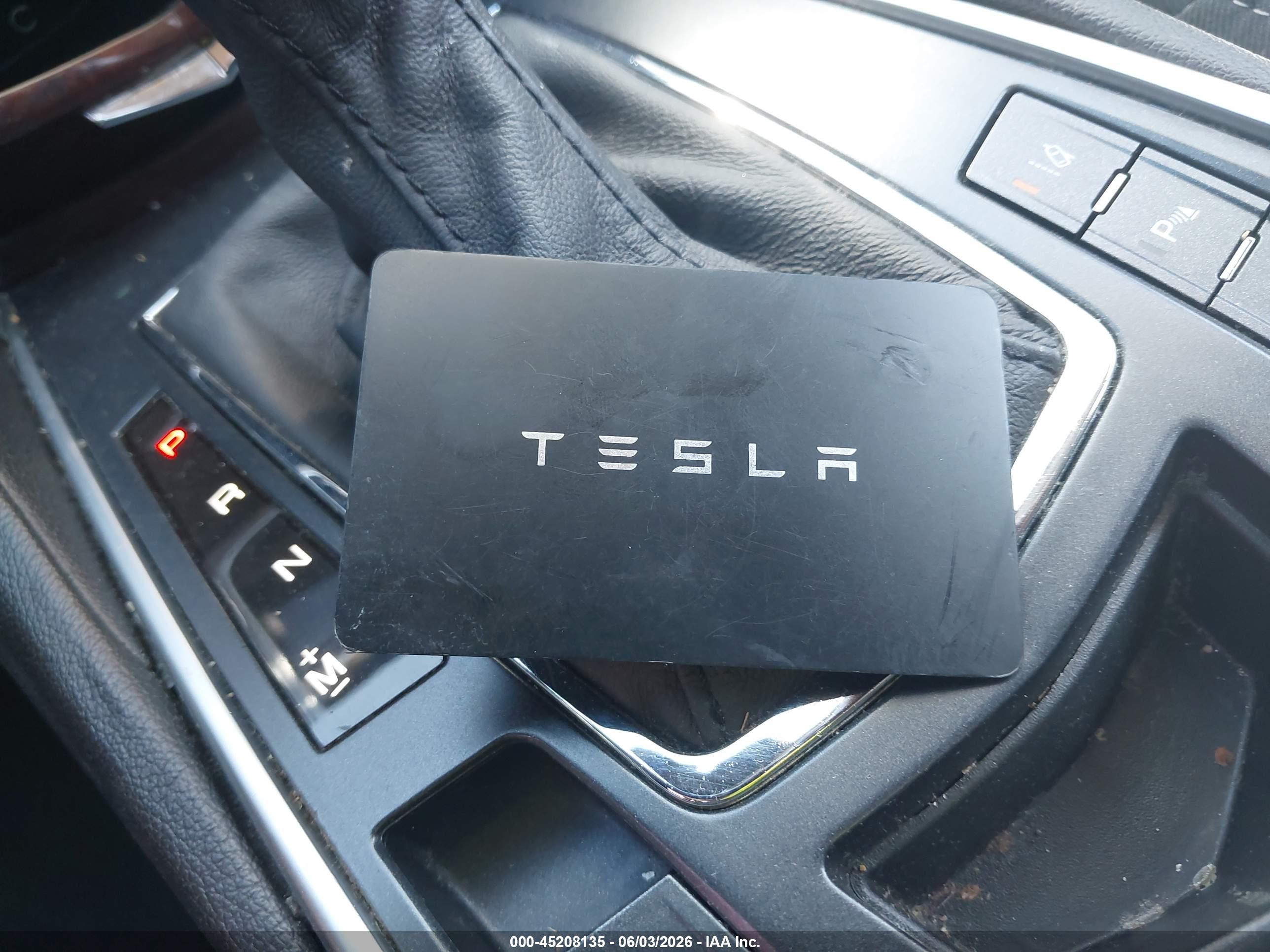 TESLA MODEL image 11