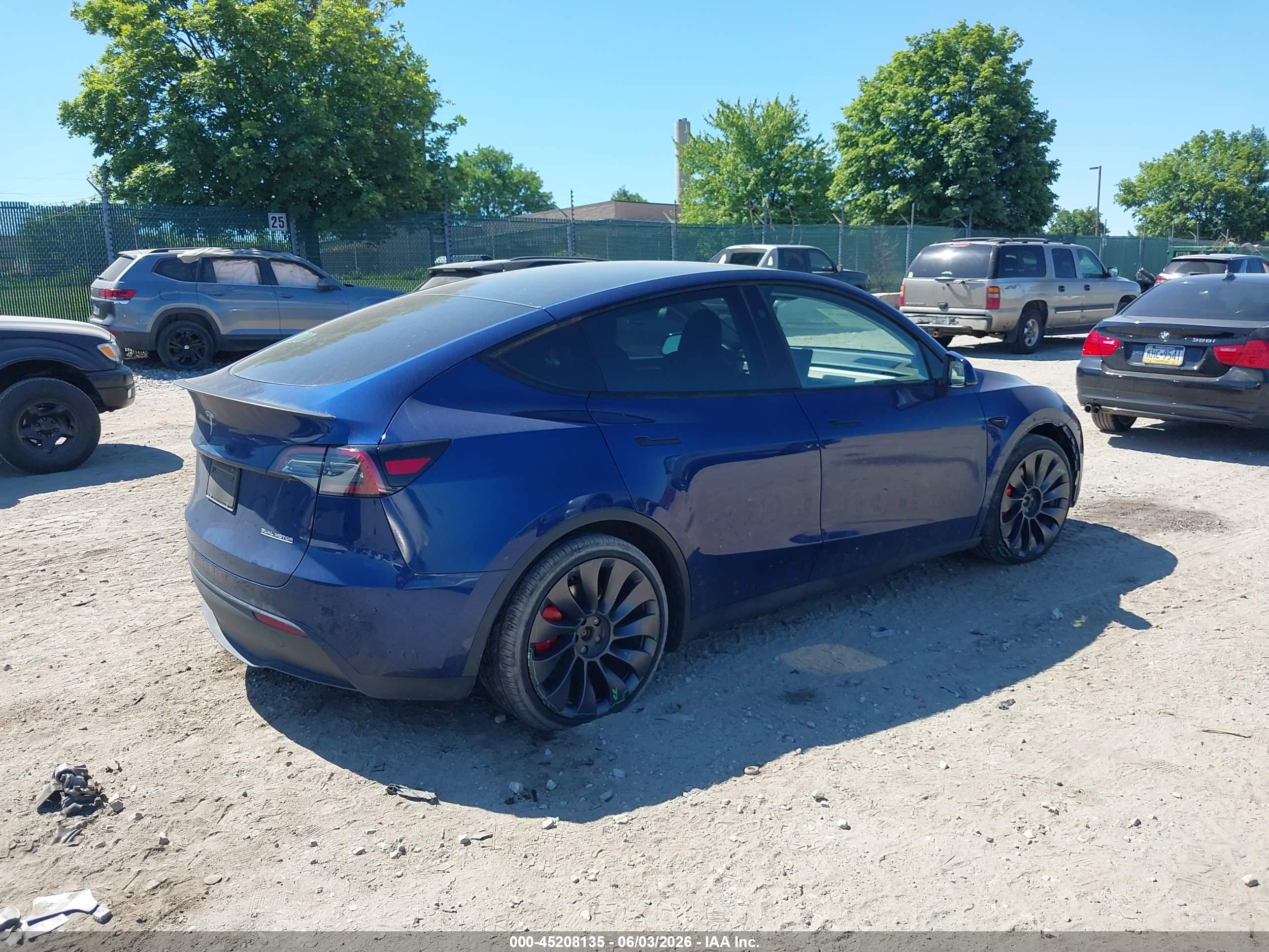 TESLA MODEL image 4