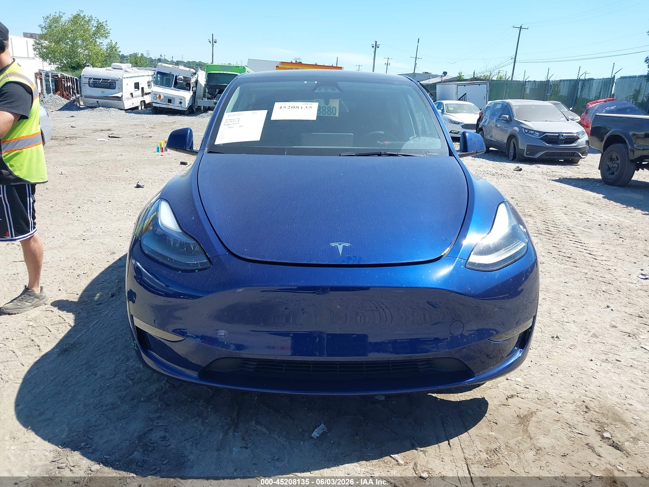 TESLA MODEL image 6
