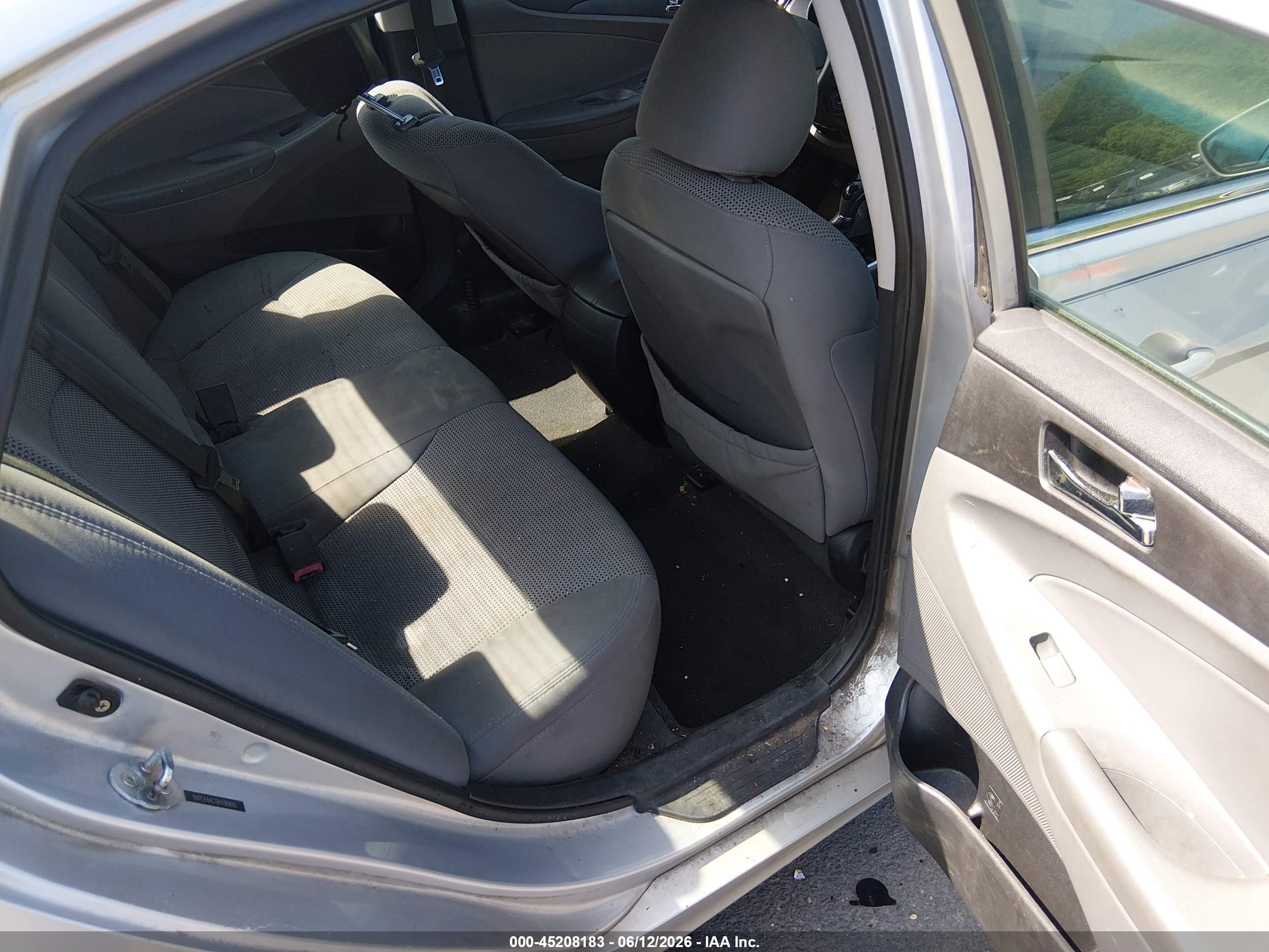HYUNDAI SONATA image 8