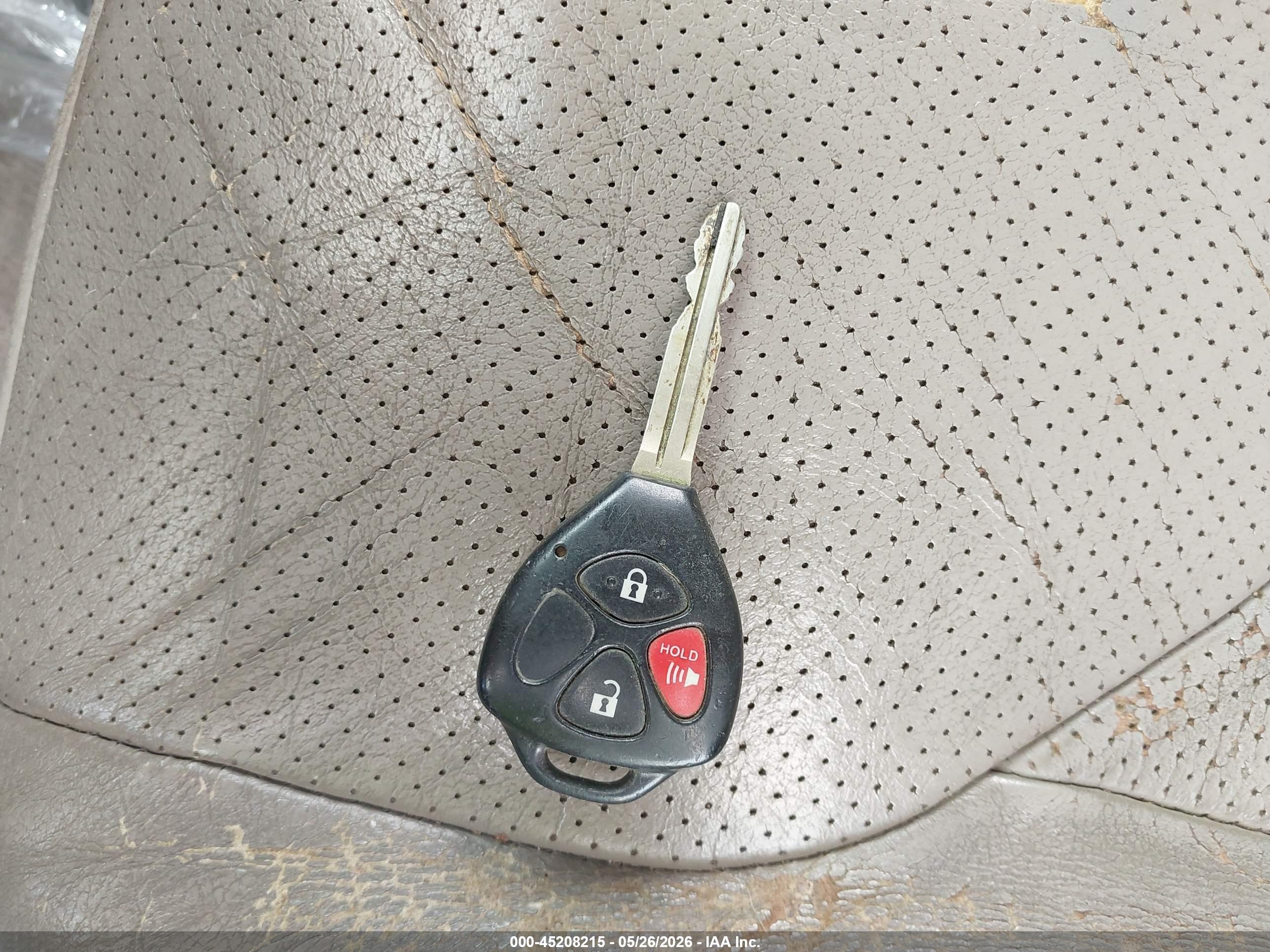 TOYOTA RAV4 image 11