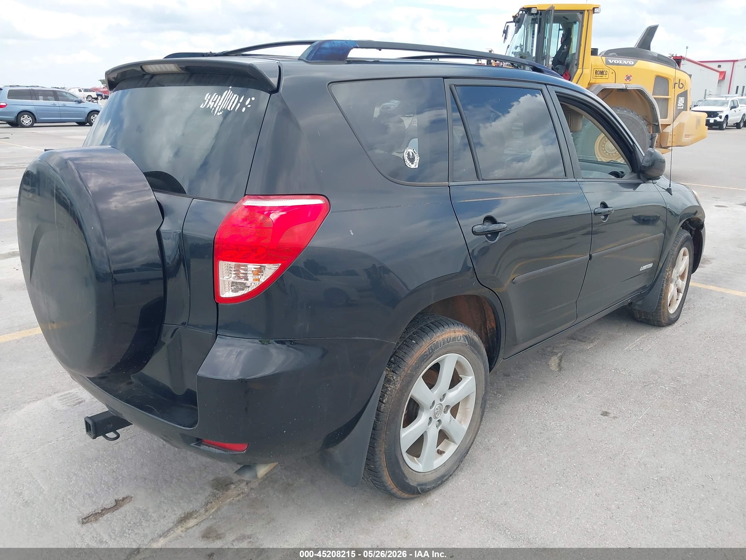 TOYOTA RAV4 image 4
