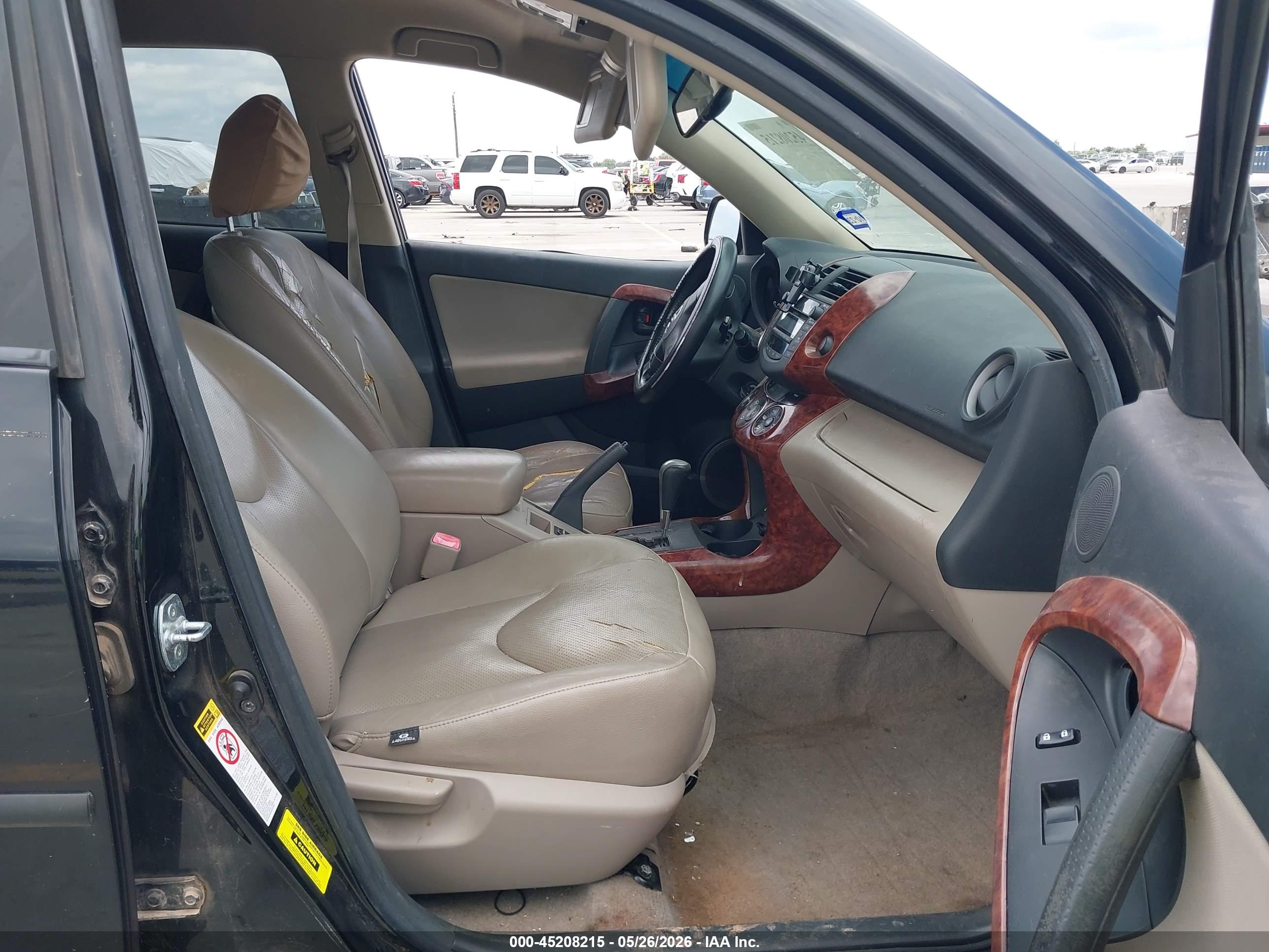 TOYOTA RAV4 image 5