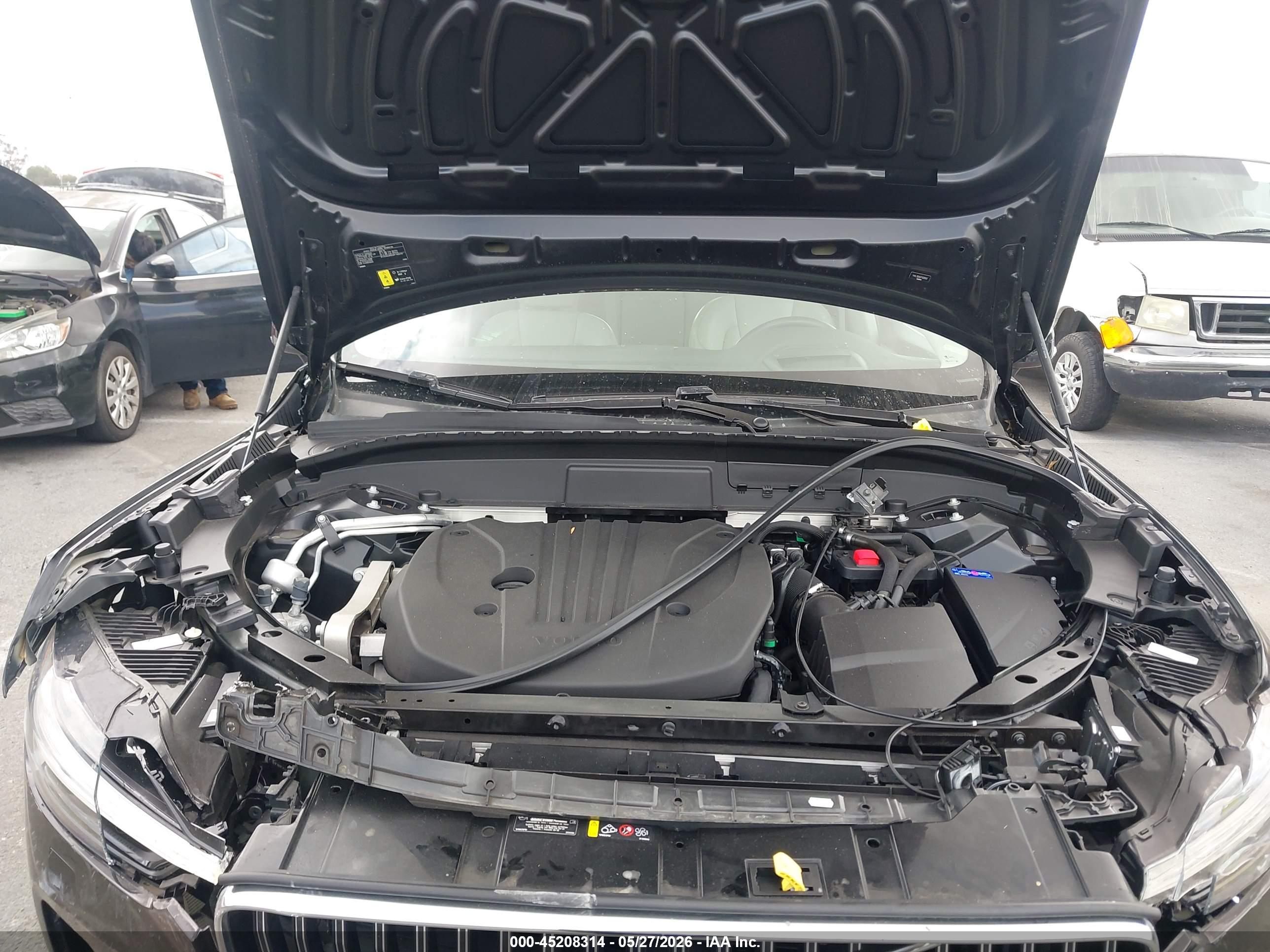 VOLVO XC60 image 10