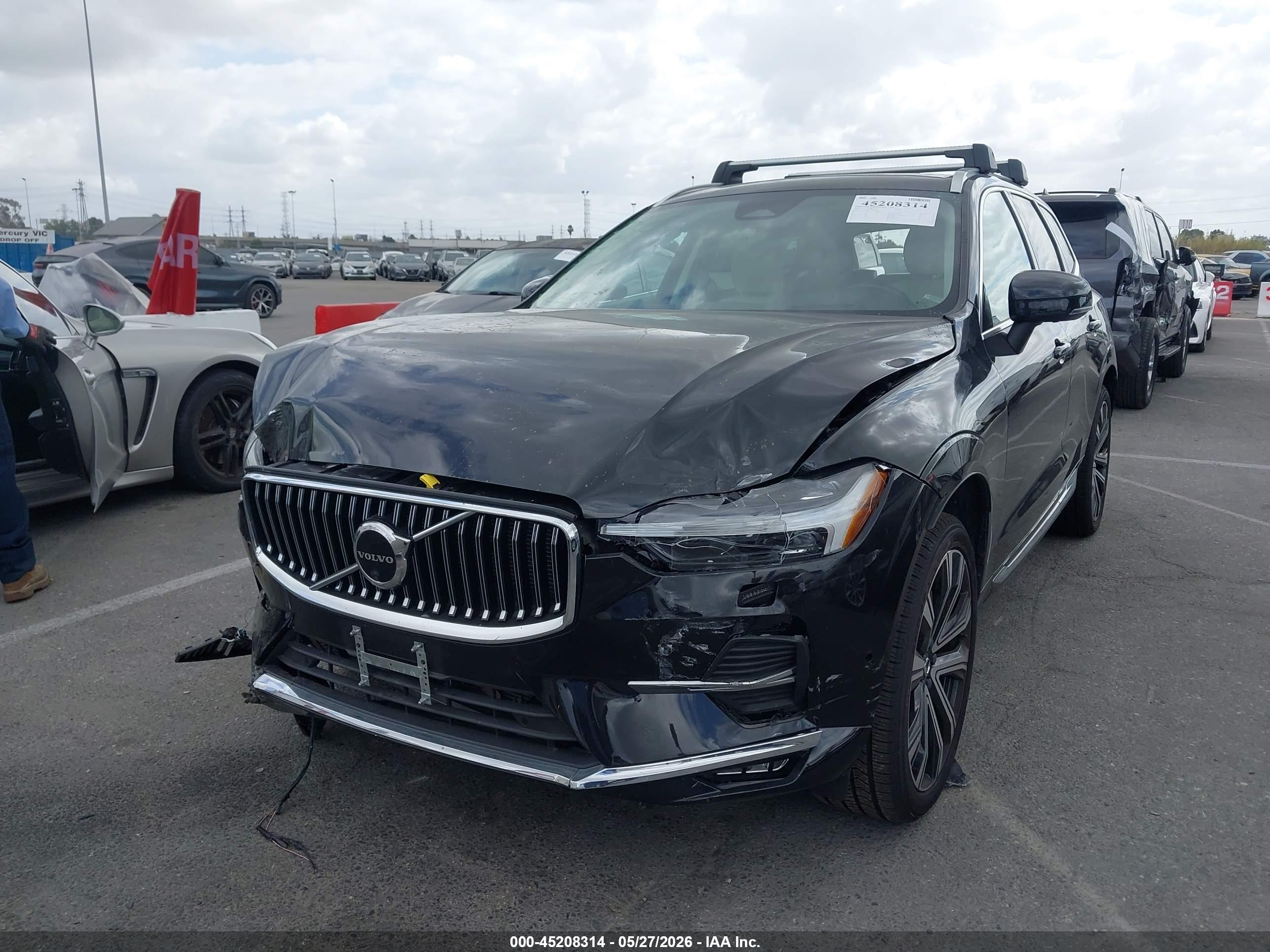 VOLVO XC60 image 2