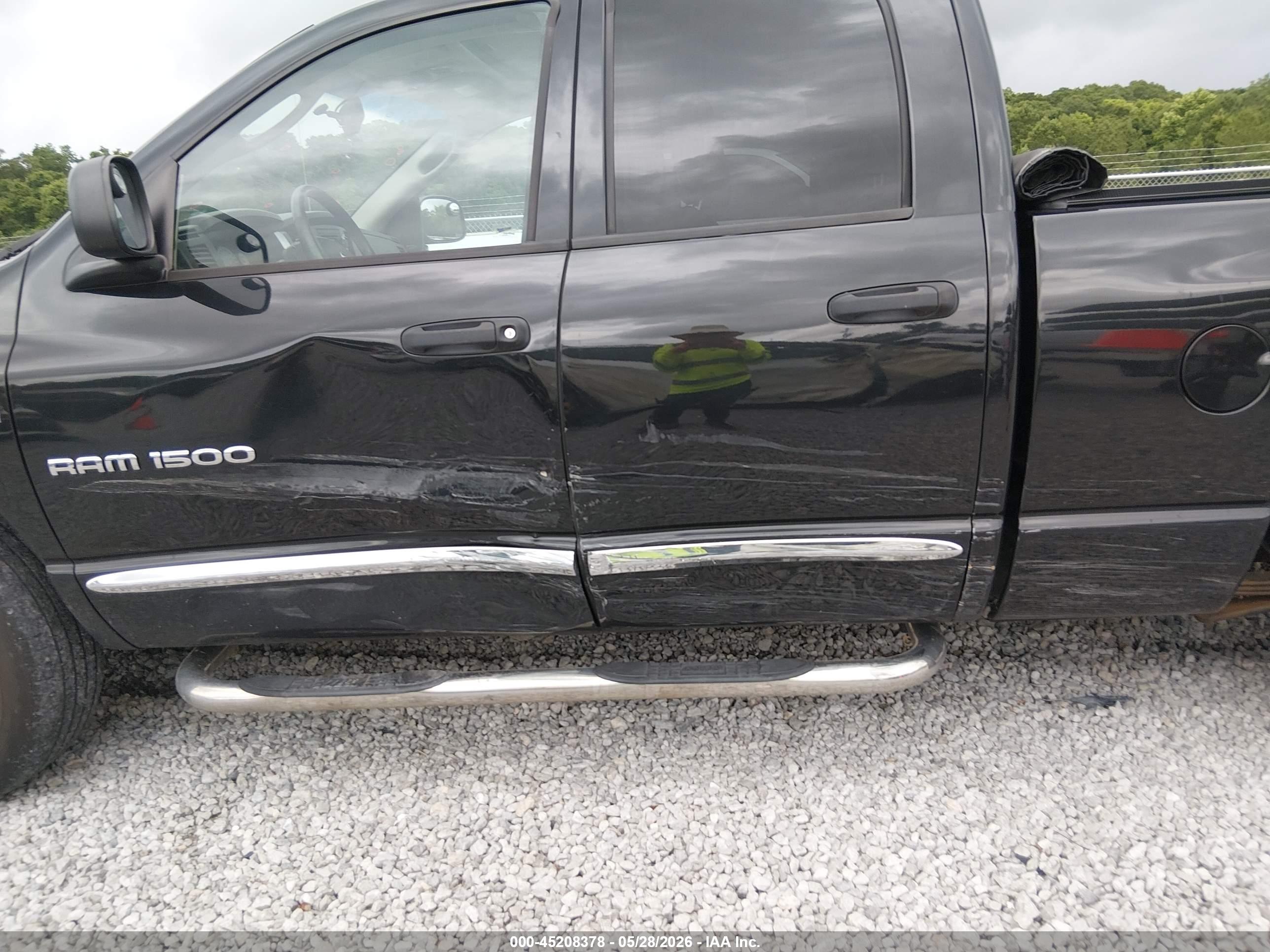 DODGE RAM image 6