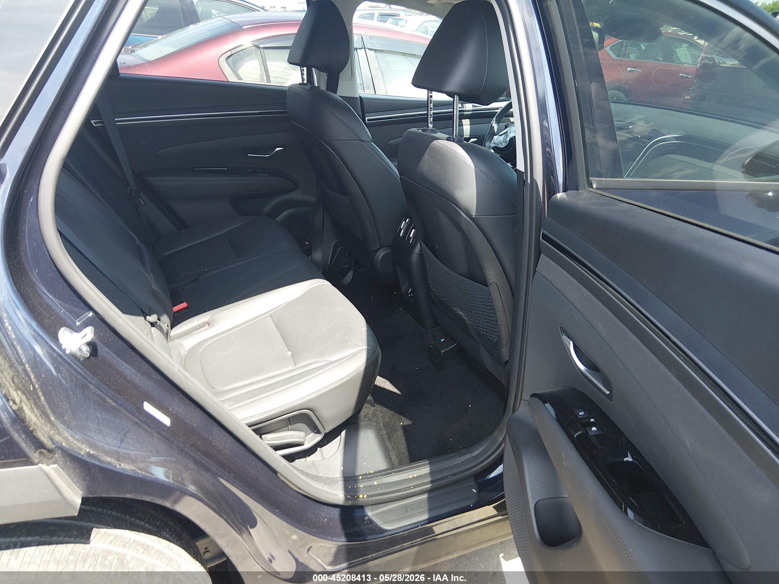 HYUNDAI TUCSON image 8