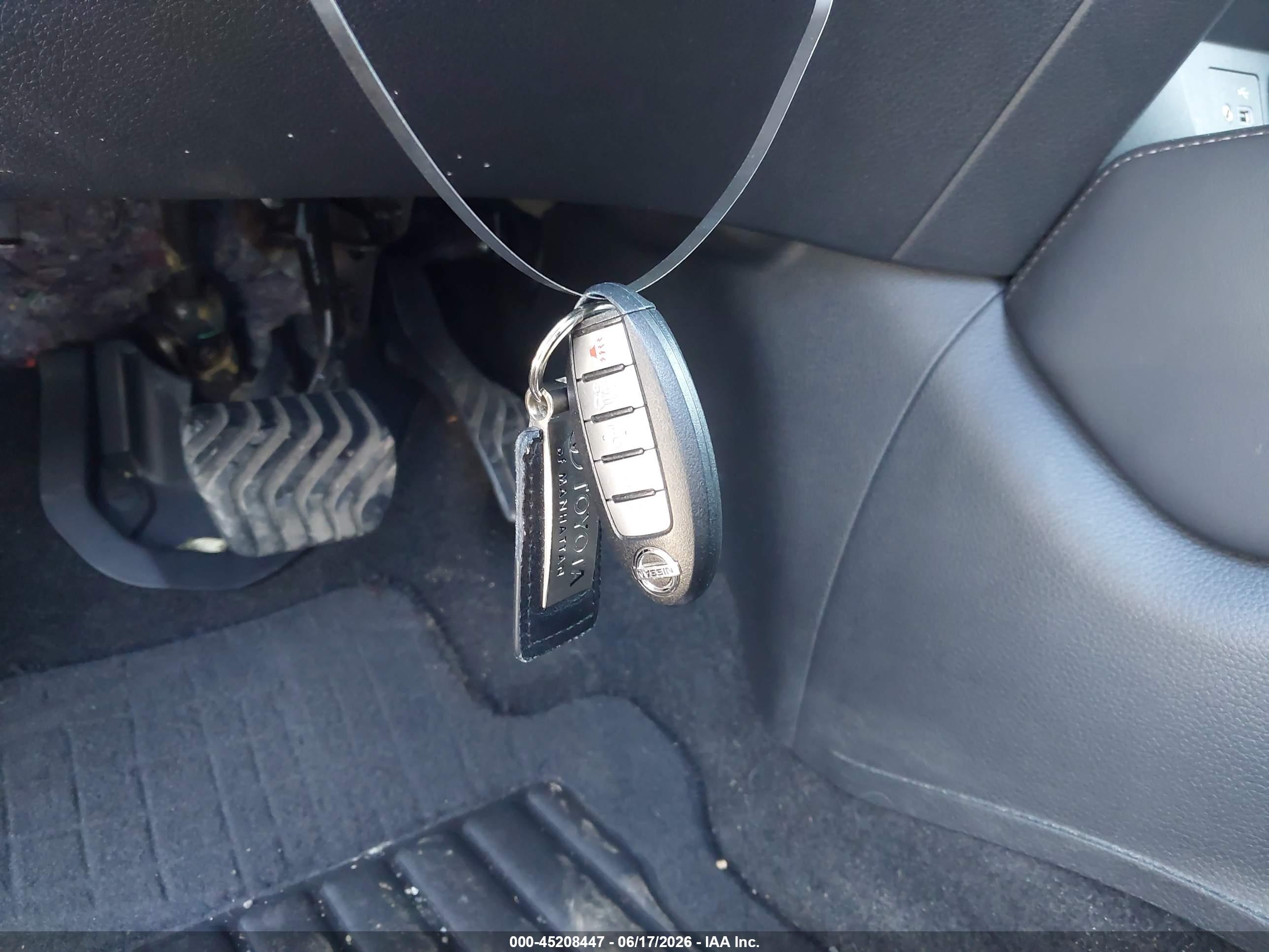NISSAN ROGUE image 11
