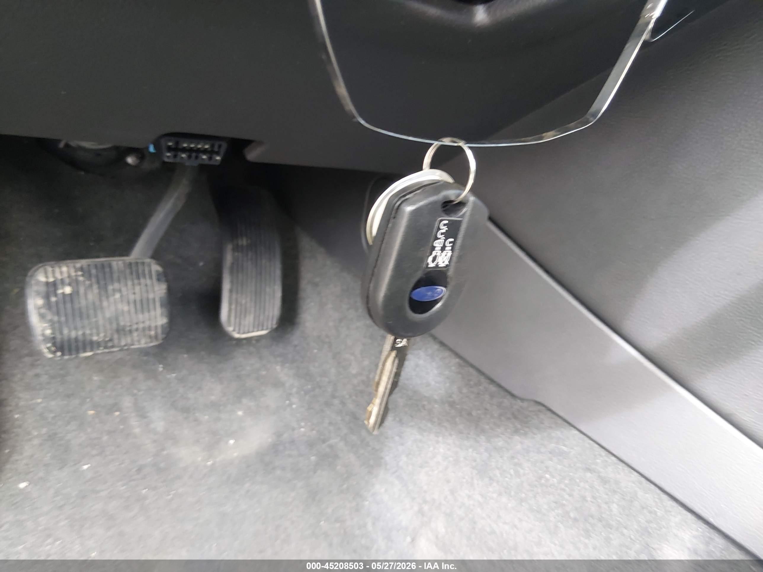 FORD TAURUS image 11