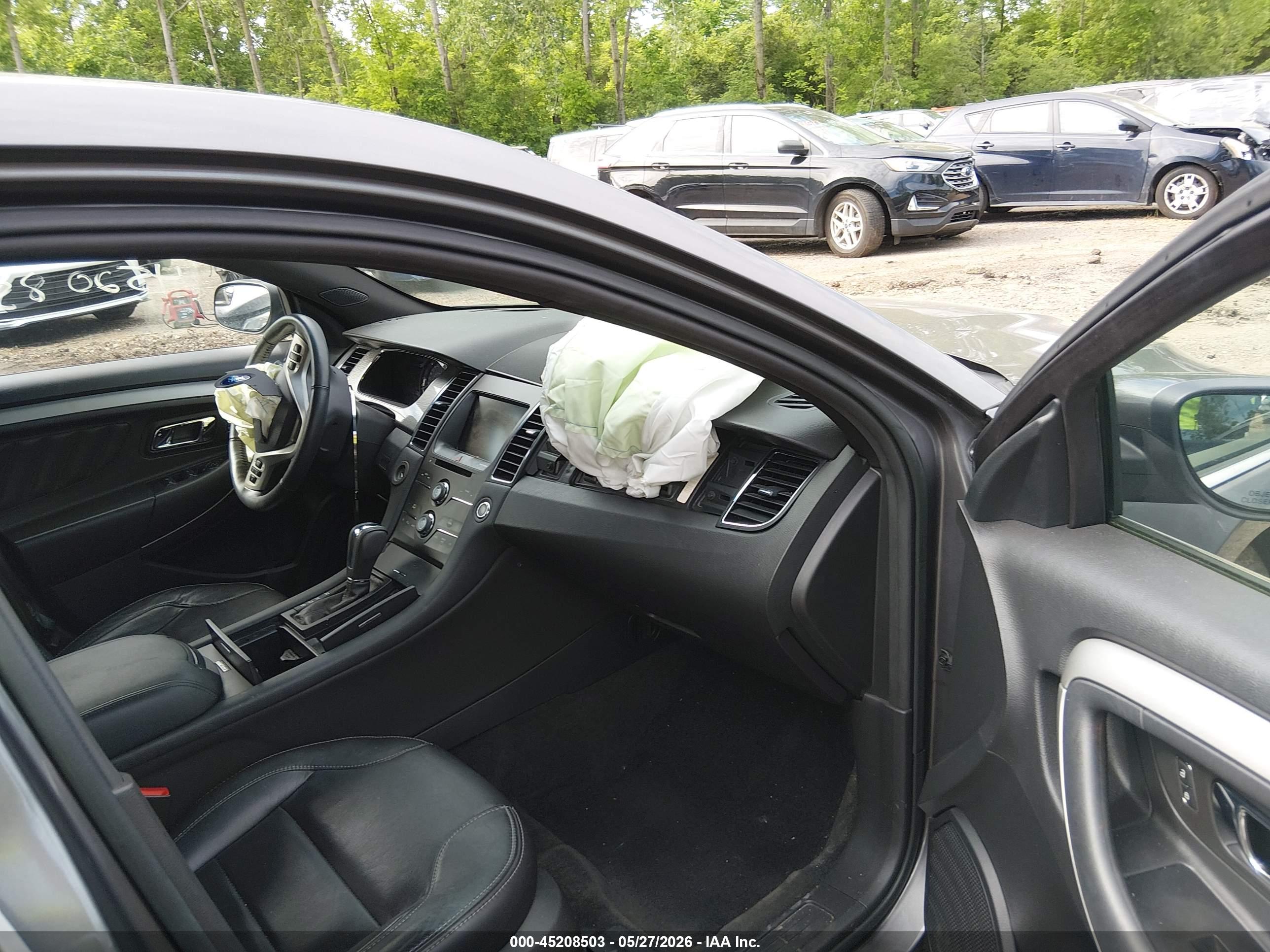 FORD TAURUS image 5