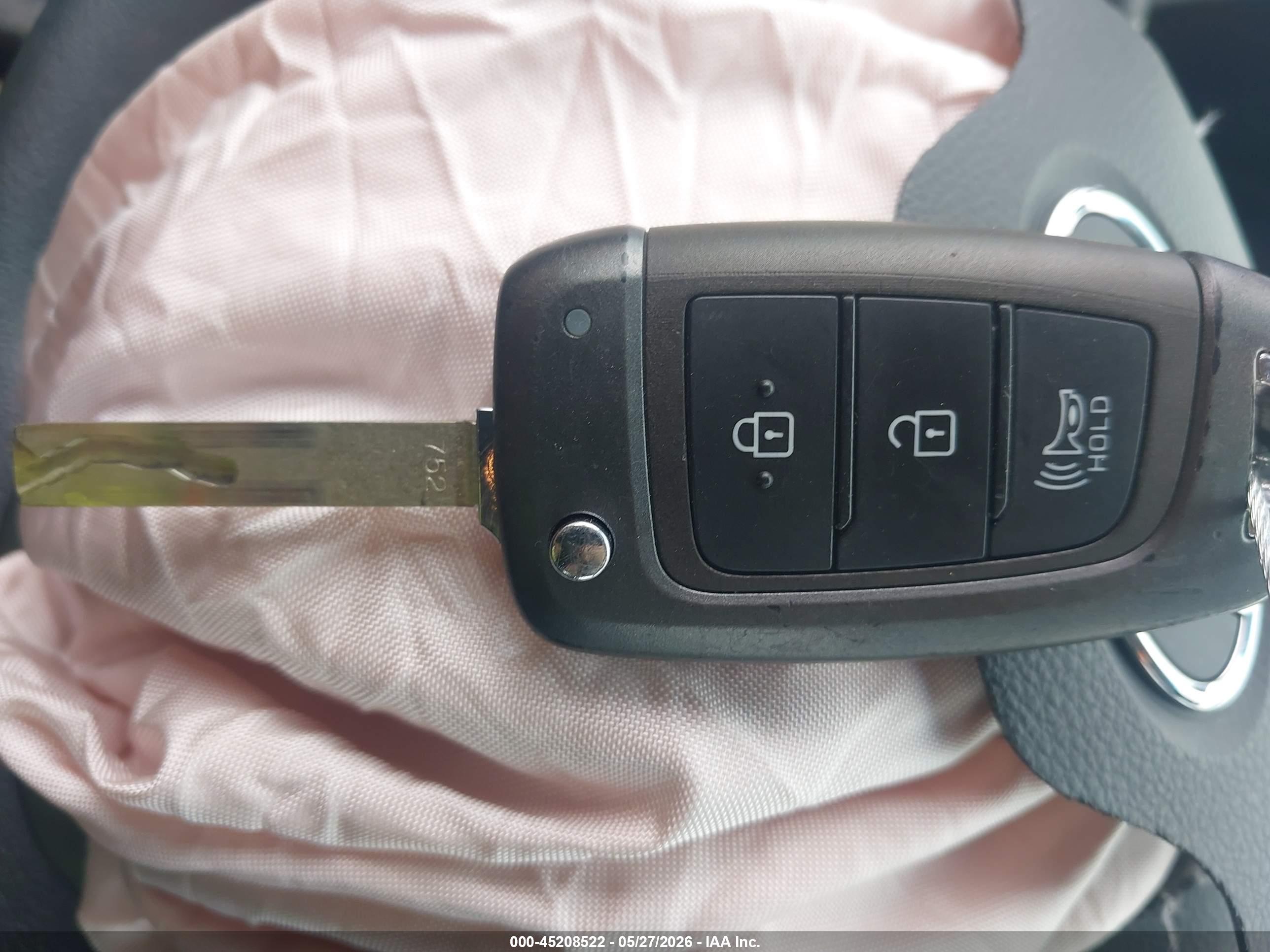 HYUNDAI KONA image 11