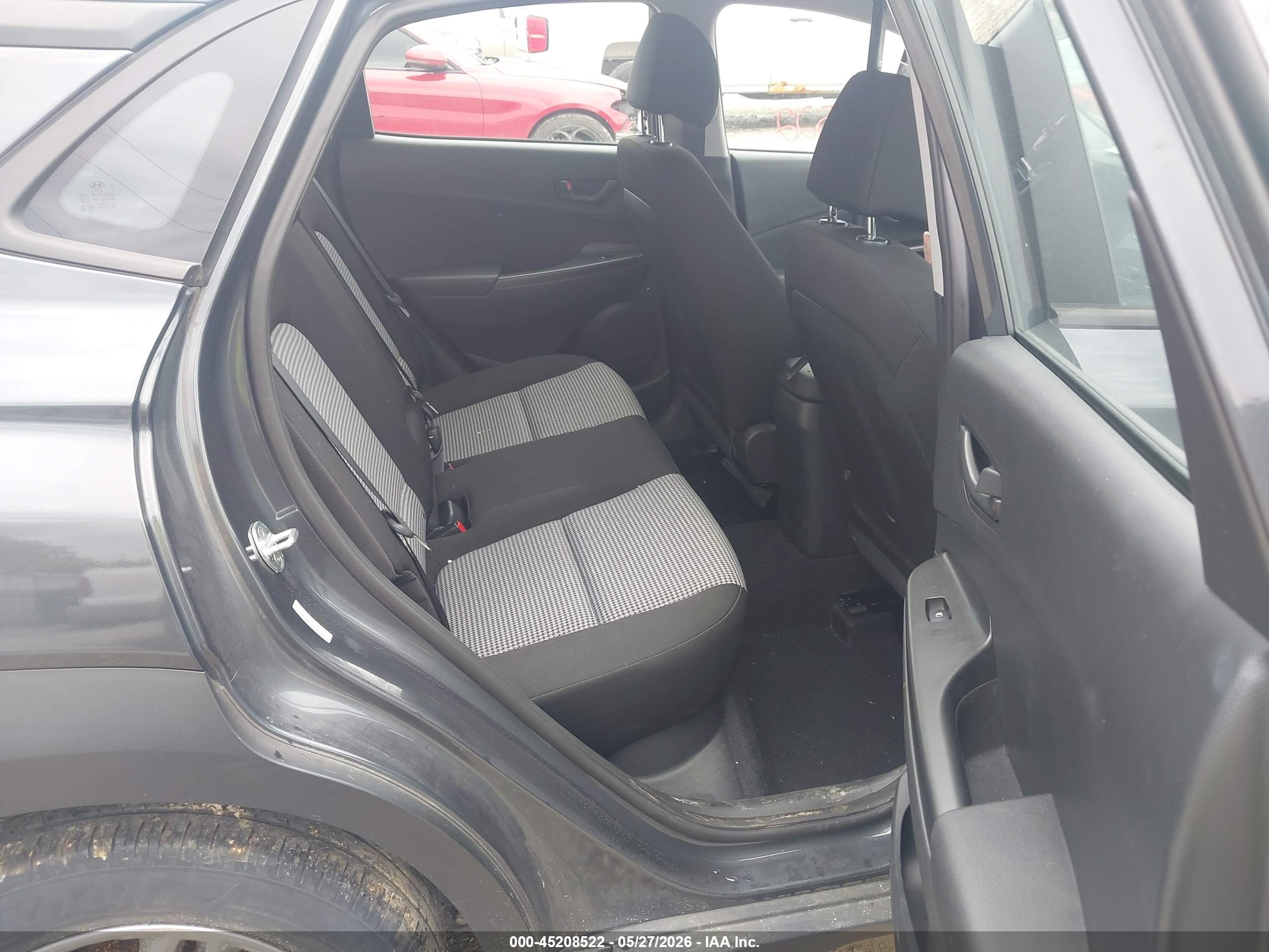 HYUNDAI KONA image 8