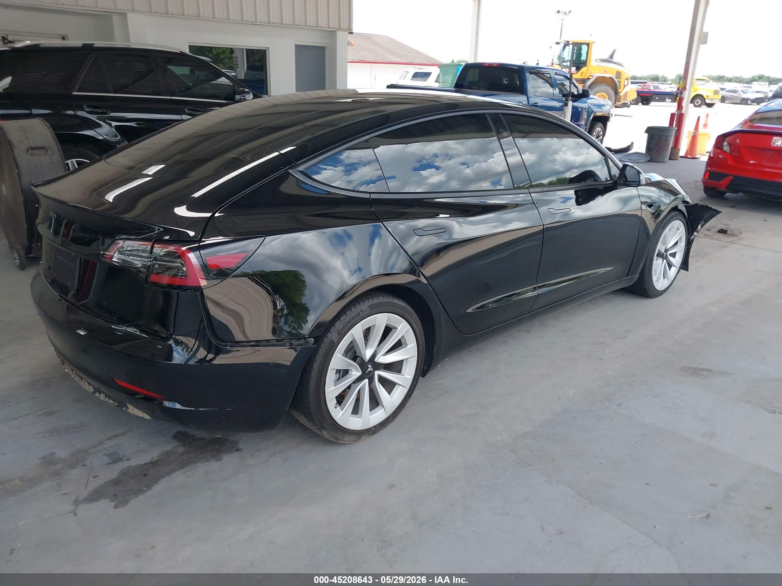 TESLA MODEL image 4