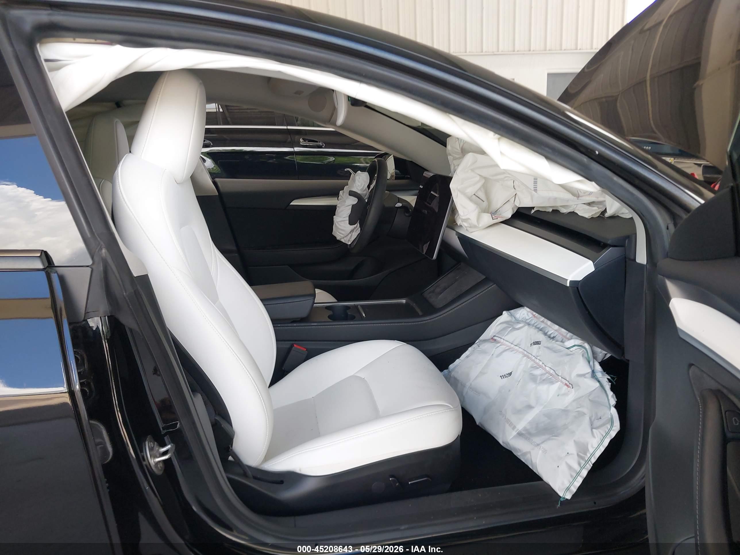TESLA MODEL image 5