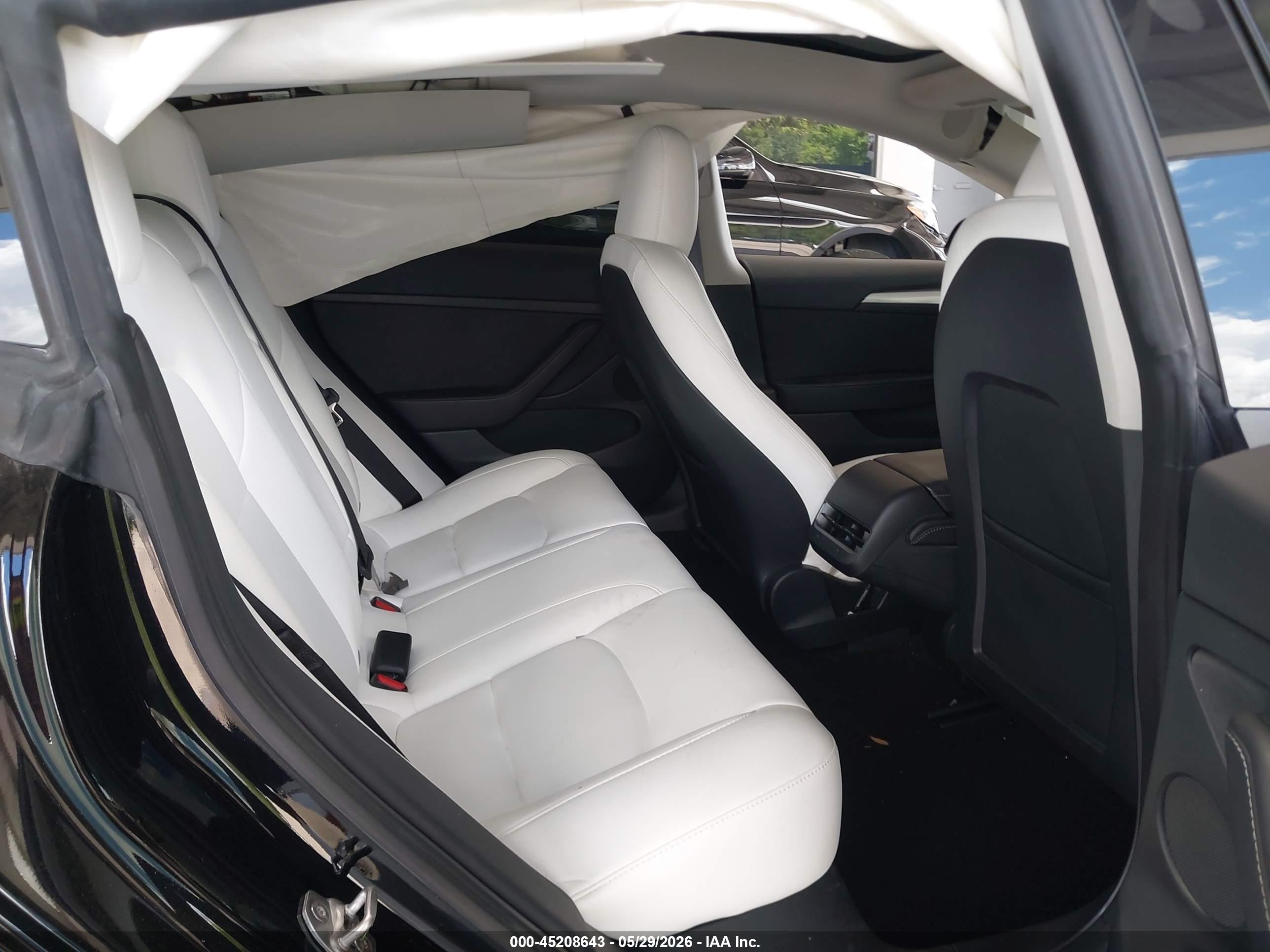 TESLA MODEL image 8