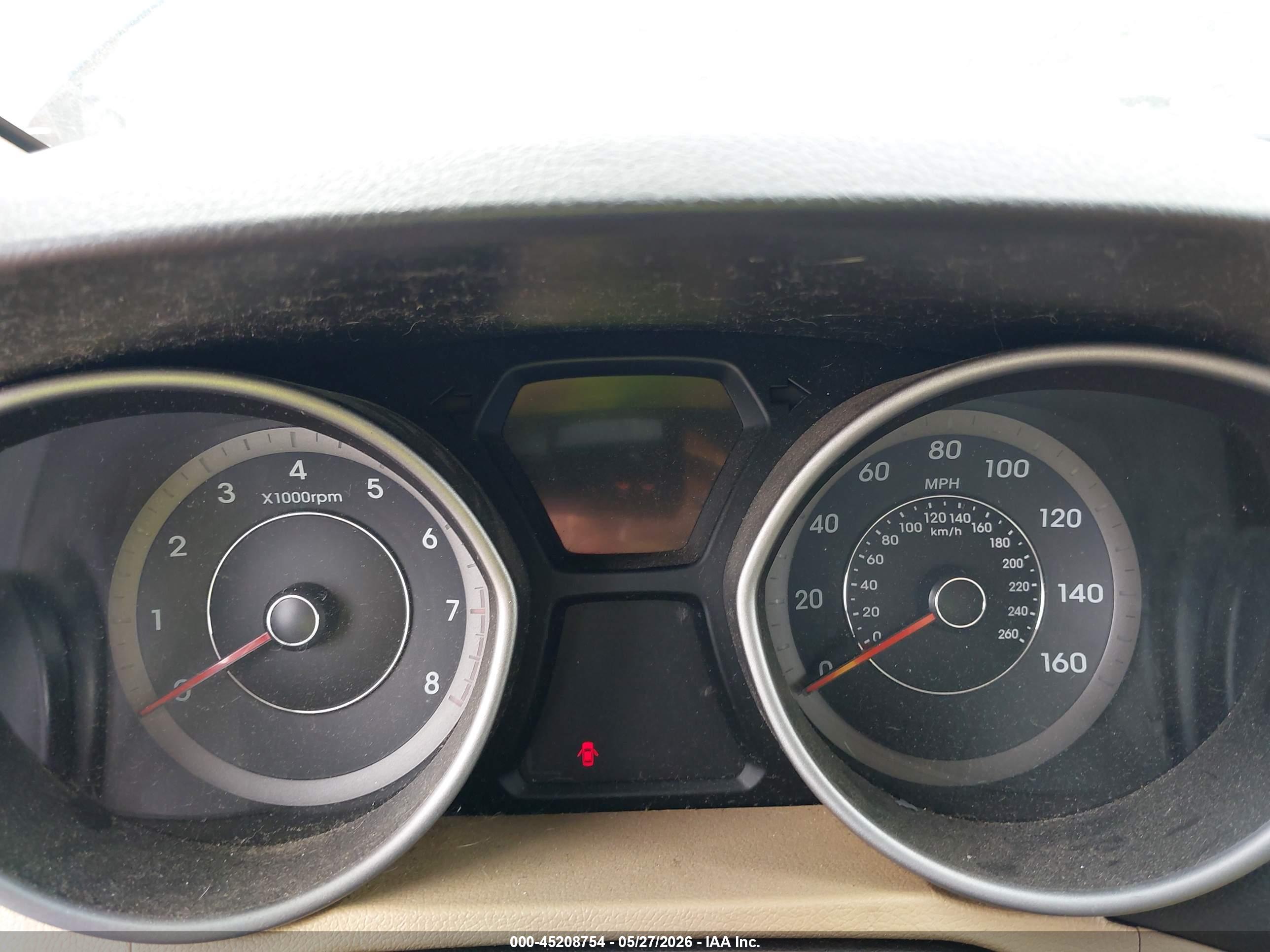 HYUNDAI ELANTRA image 7