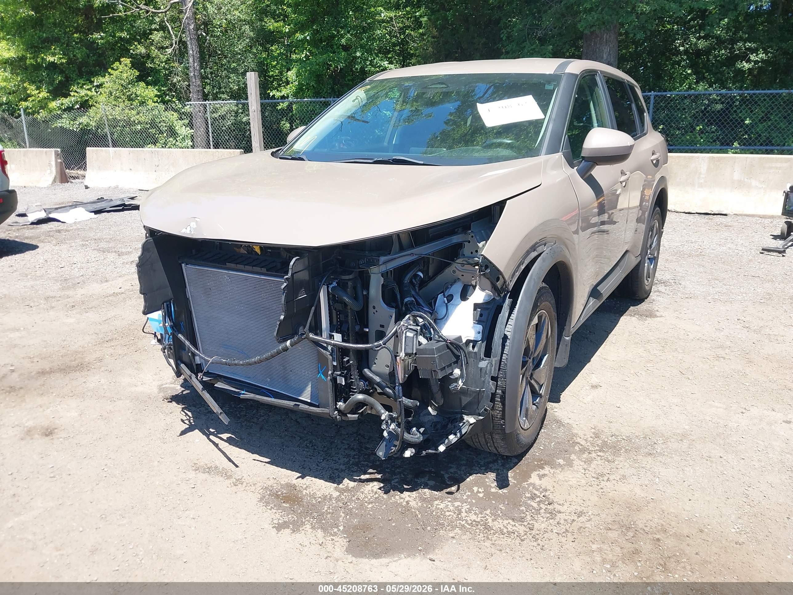 NISSAN ROGUE image 6