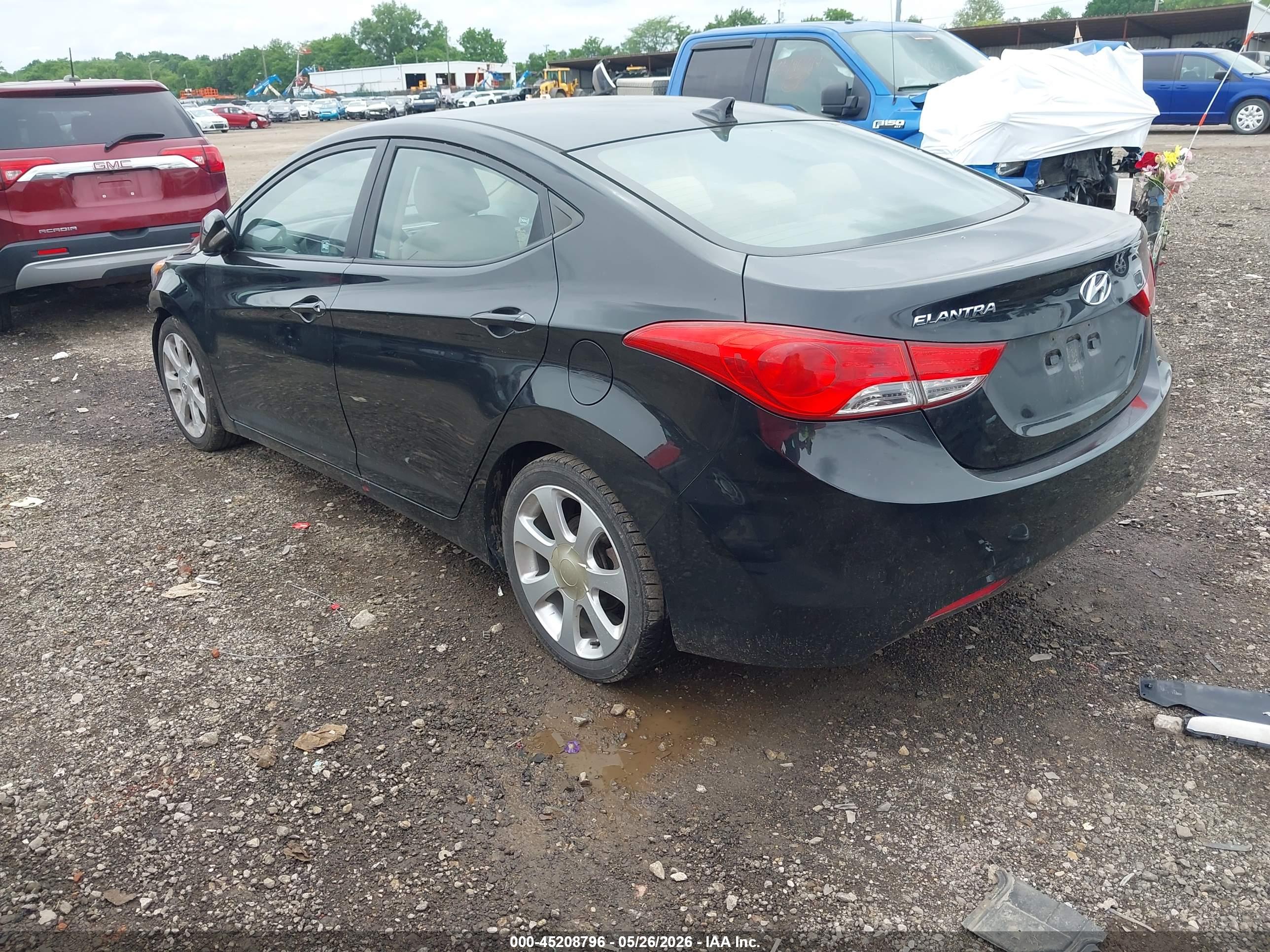 HYUNDAI ELANTRA image 3