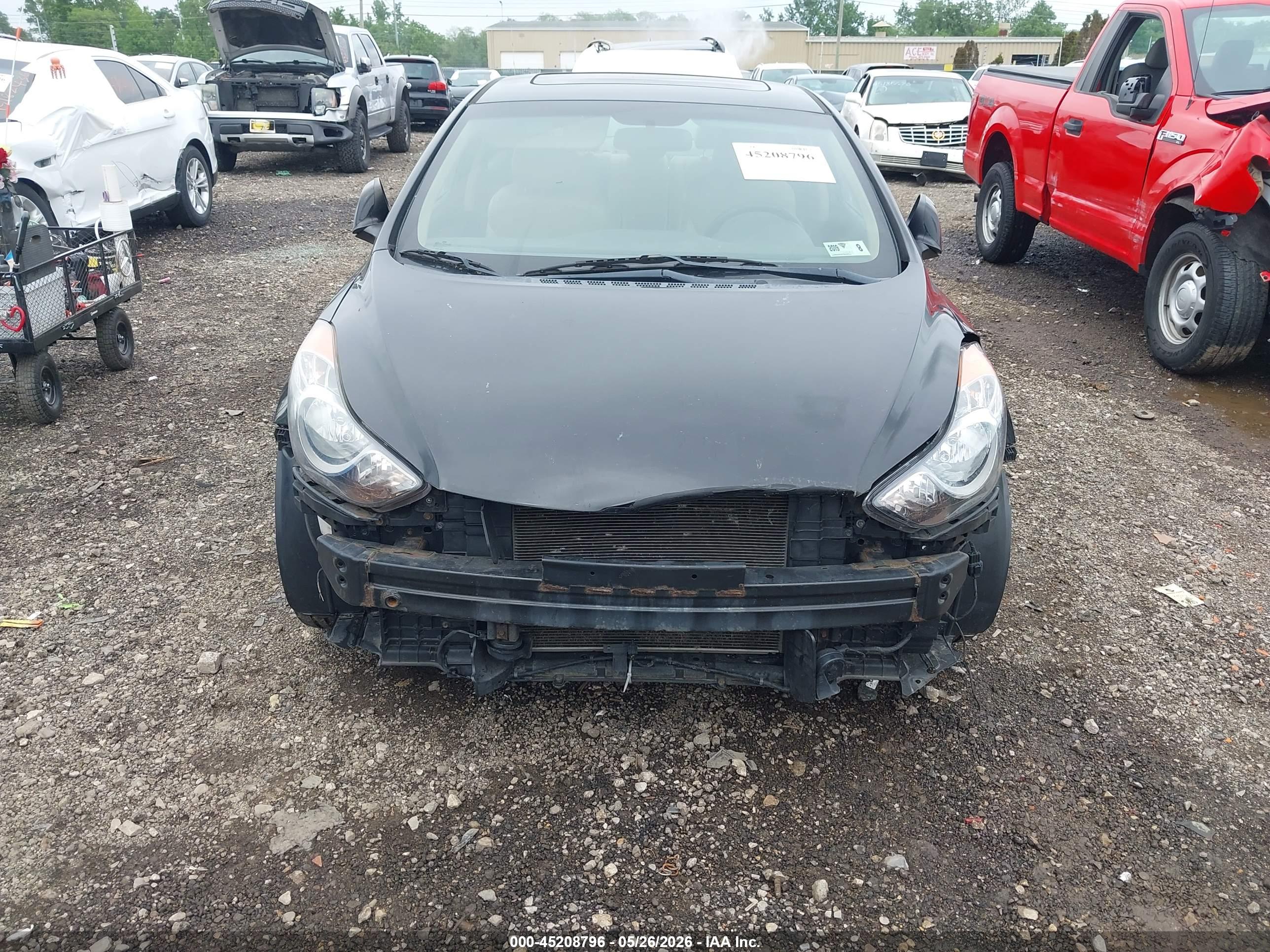 HYUNDAI ELANTRA image 6