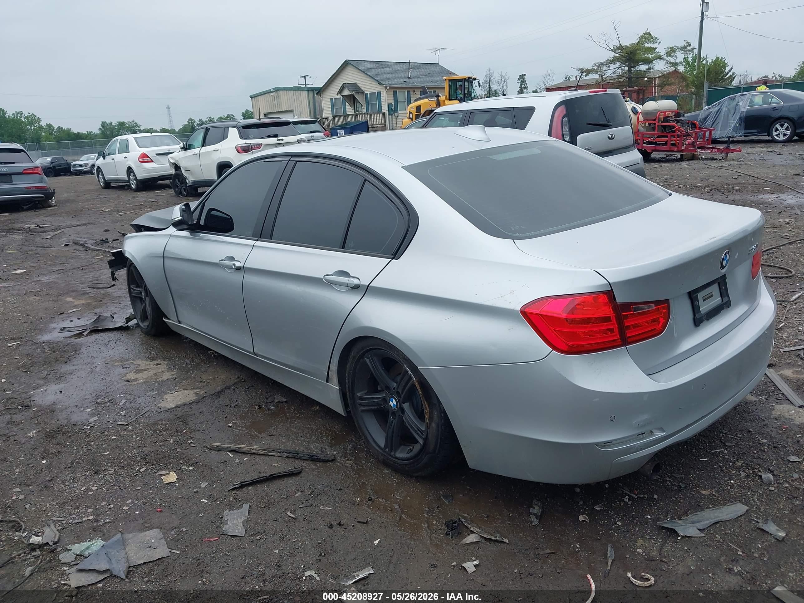 BMW 320I image 3