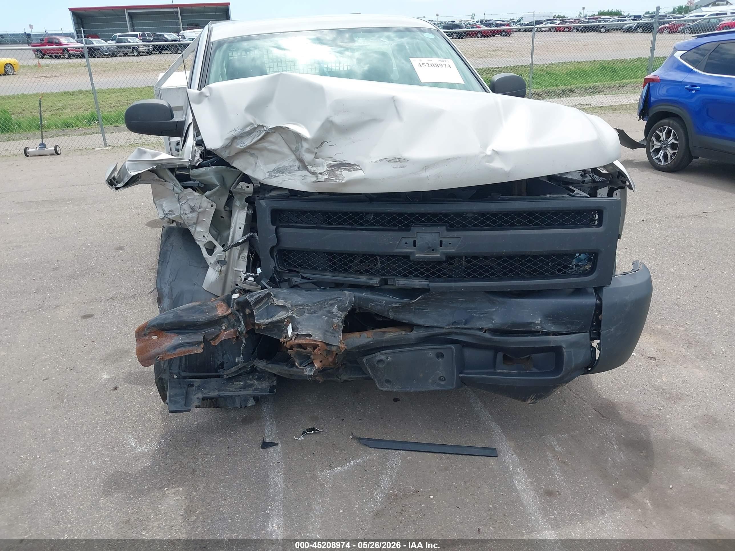 CHEVROLET SILVERADO image 6