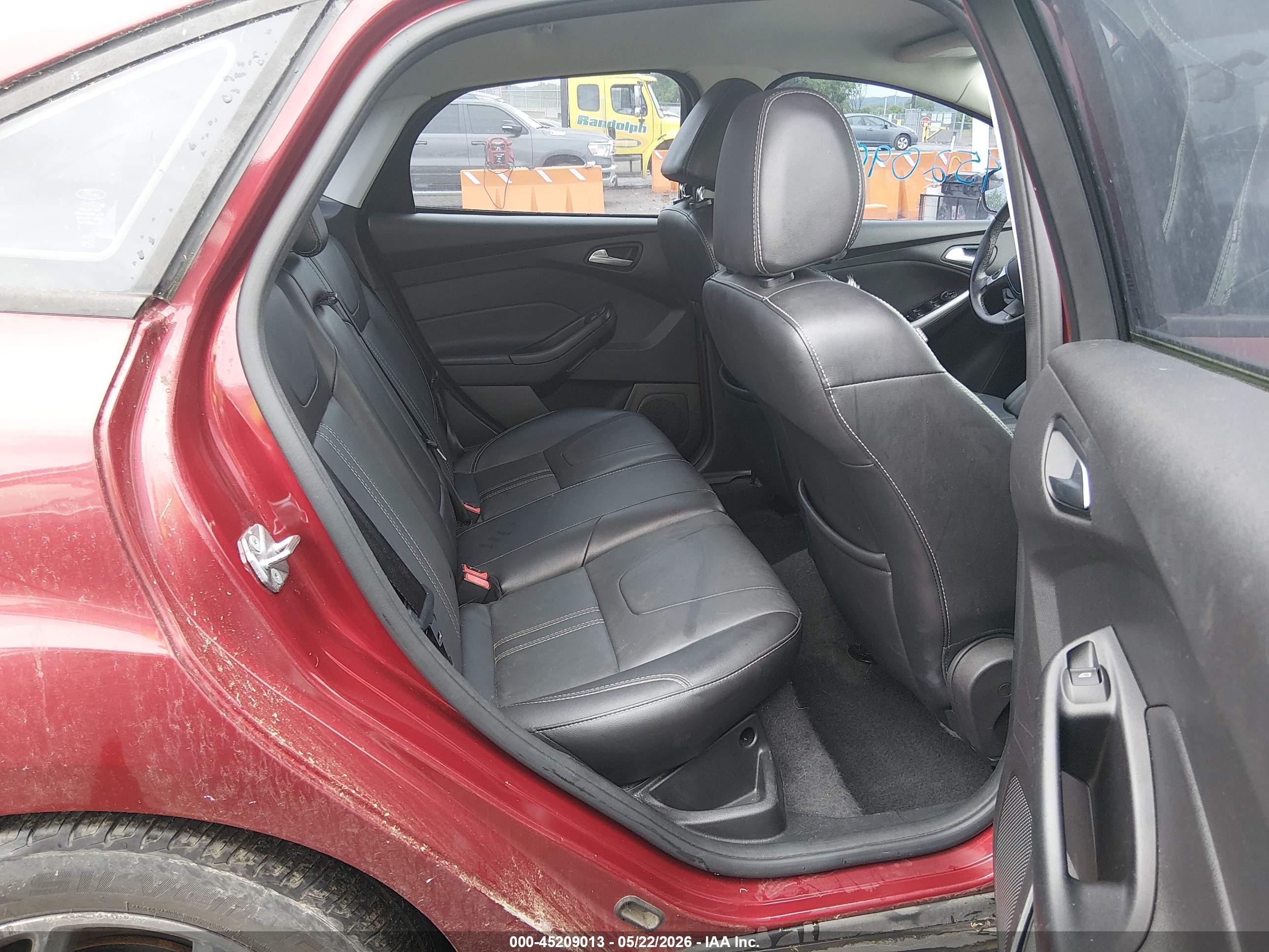 FORD FOCUS image 8