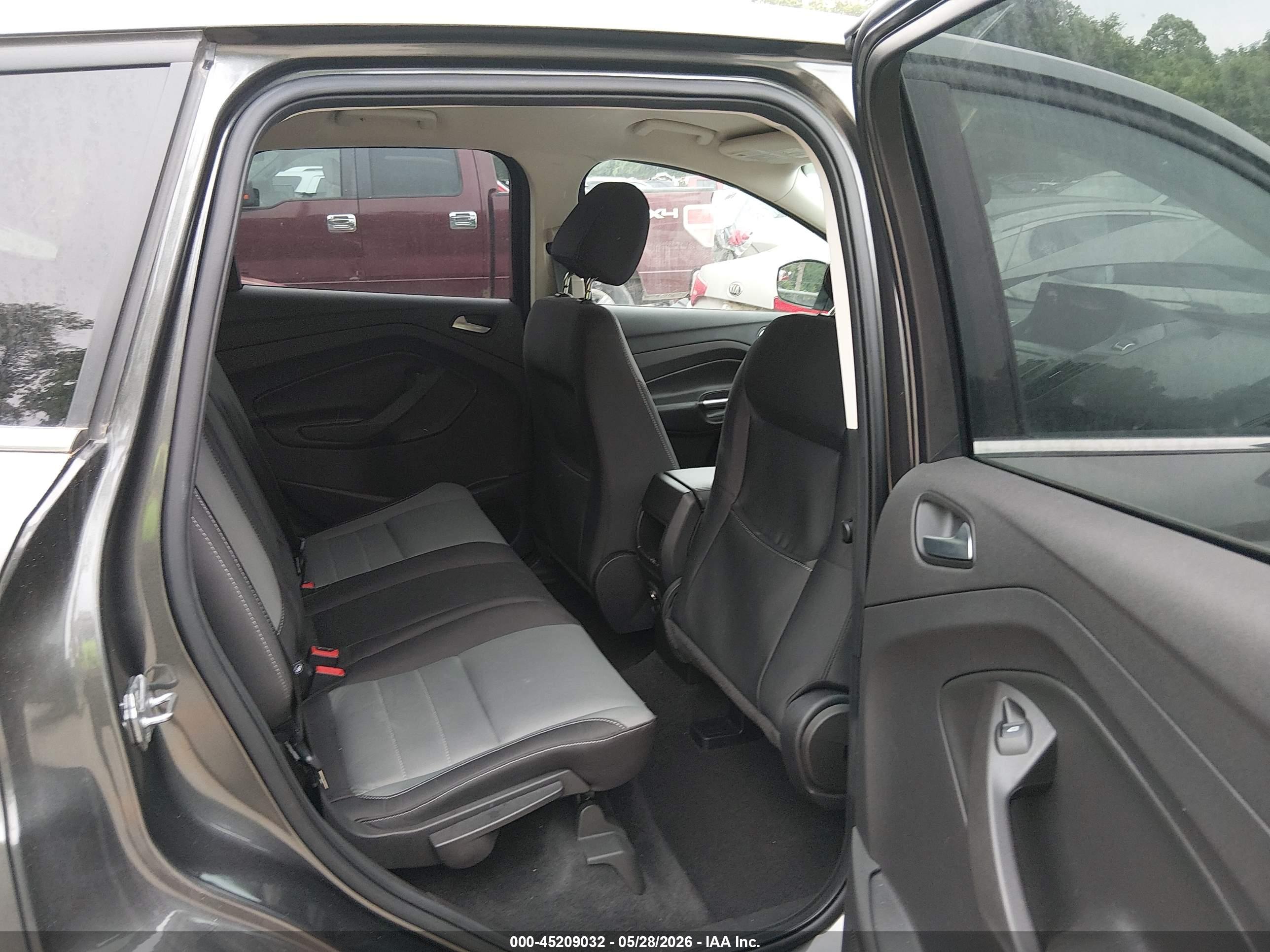FORD ESCAPE image 8