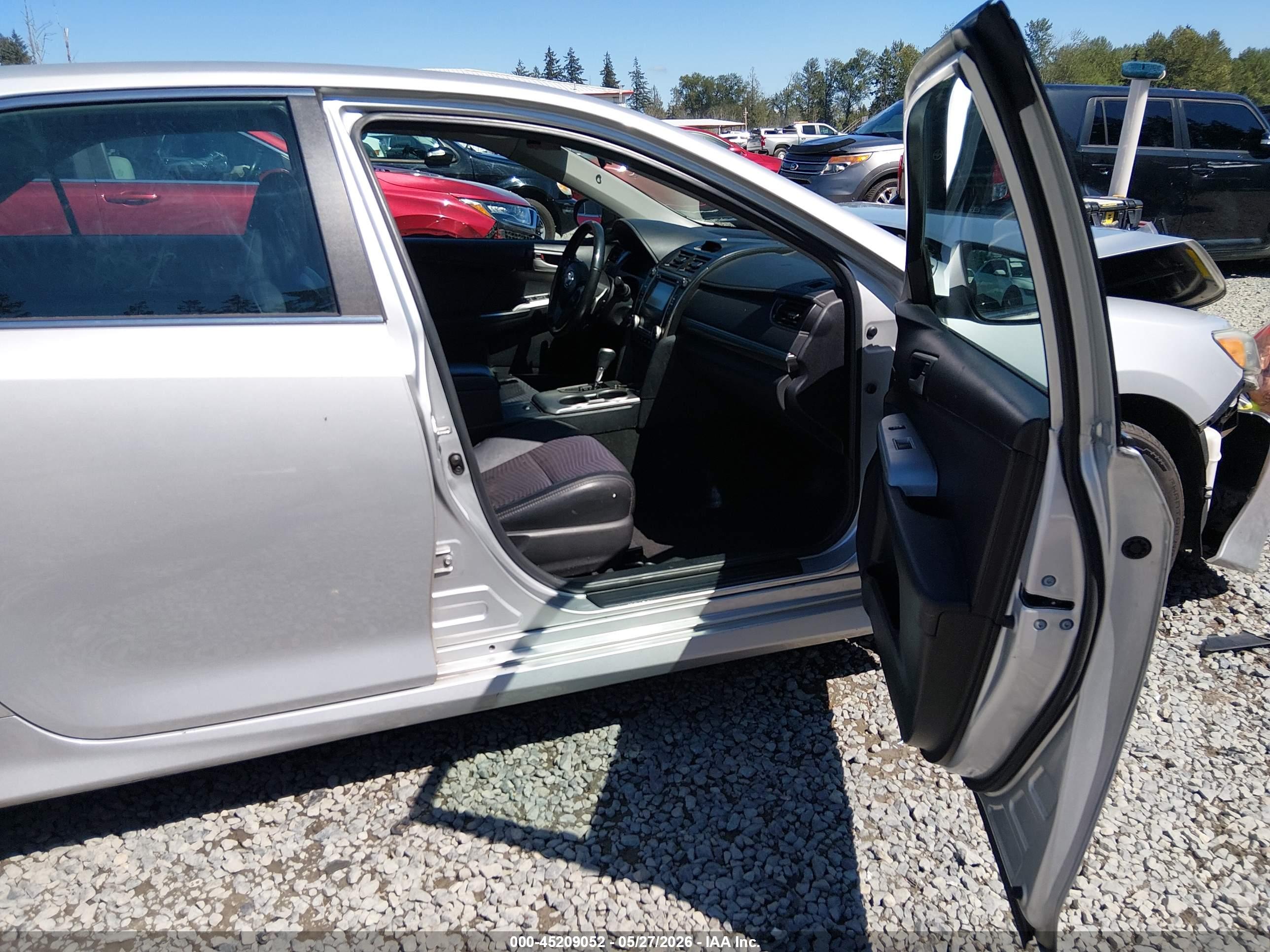 TOYOTA CAMRY image 5
