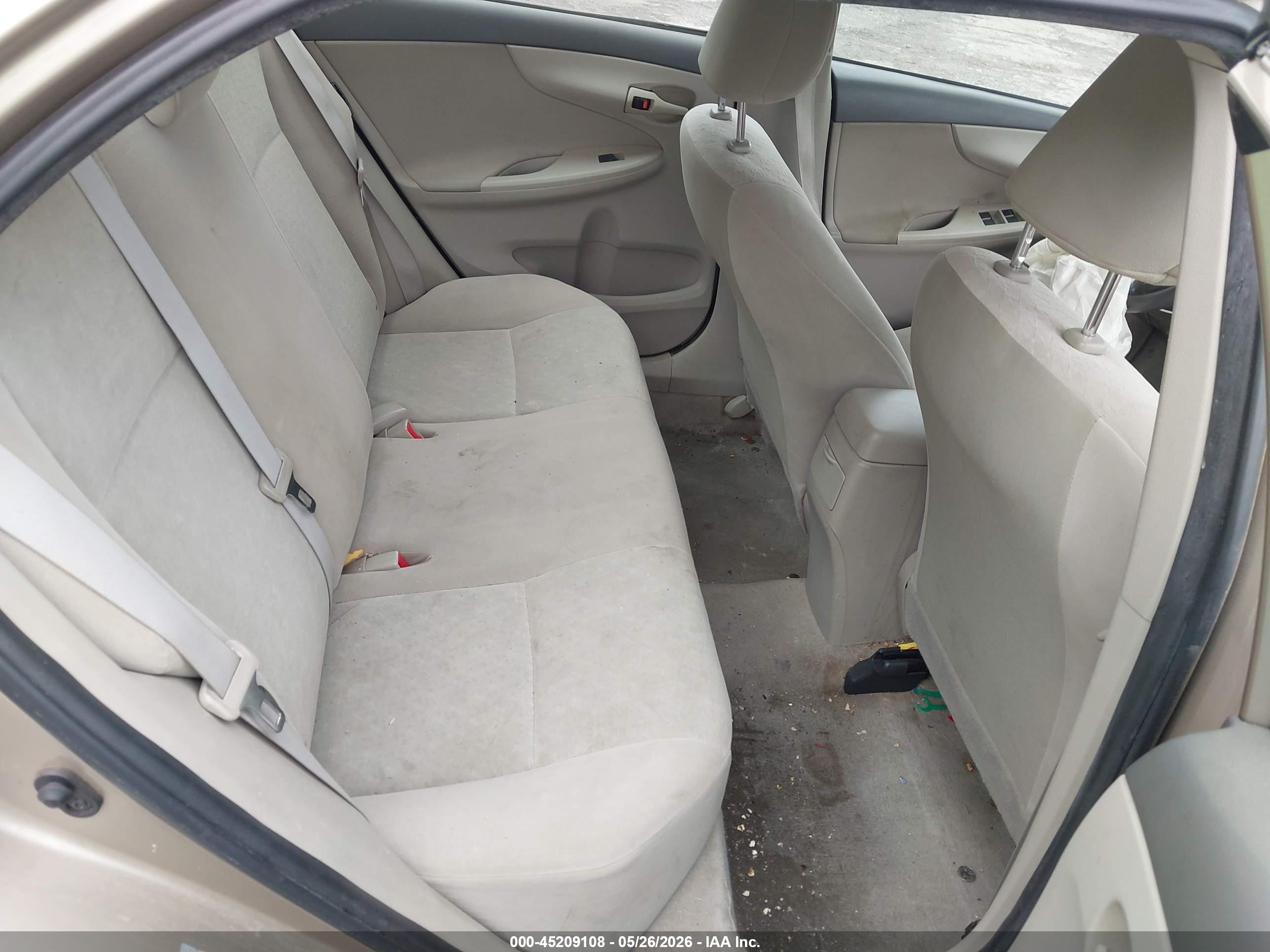 TOYOTA COROLLA image 8