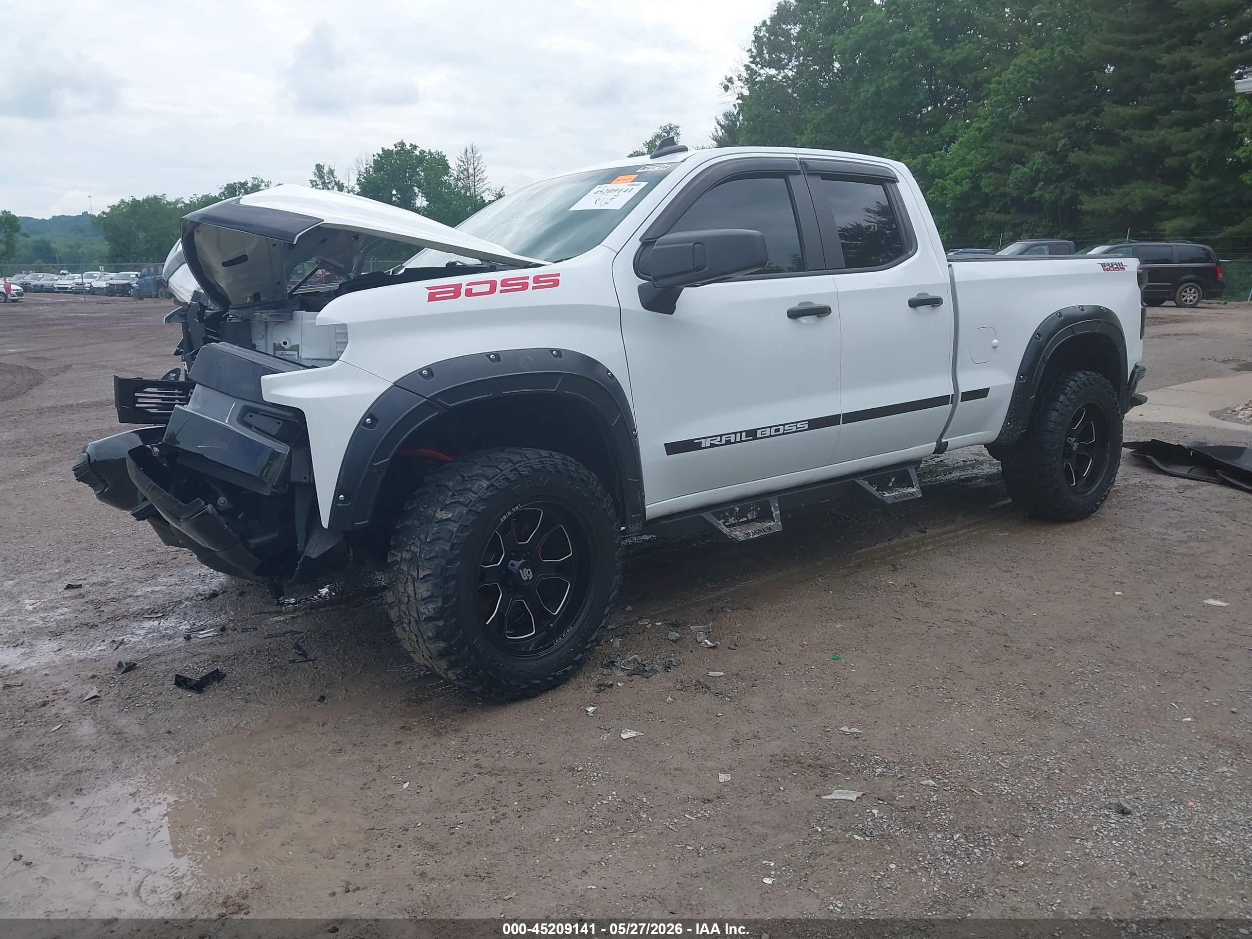 CHEVROLET SILVERADO image 2
