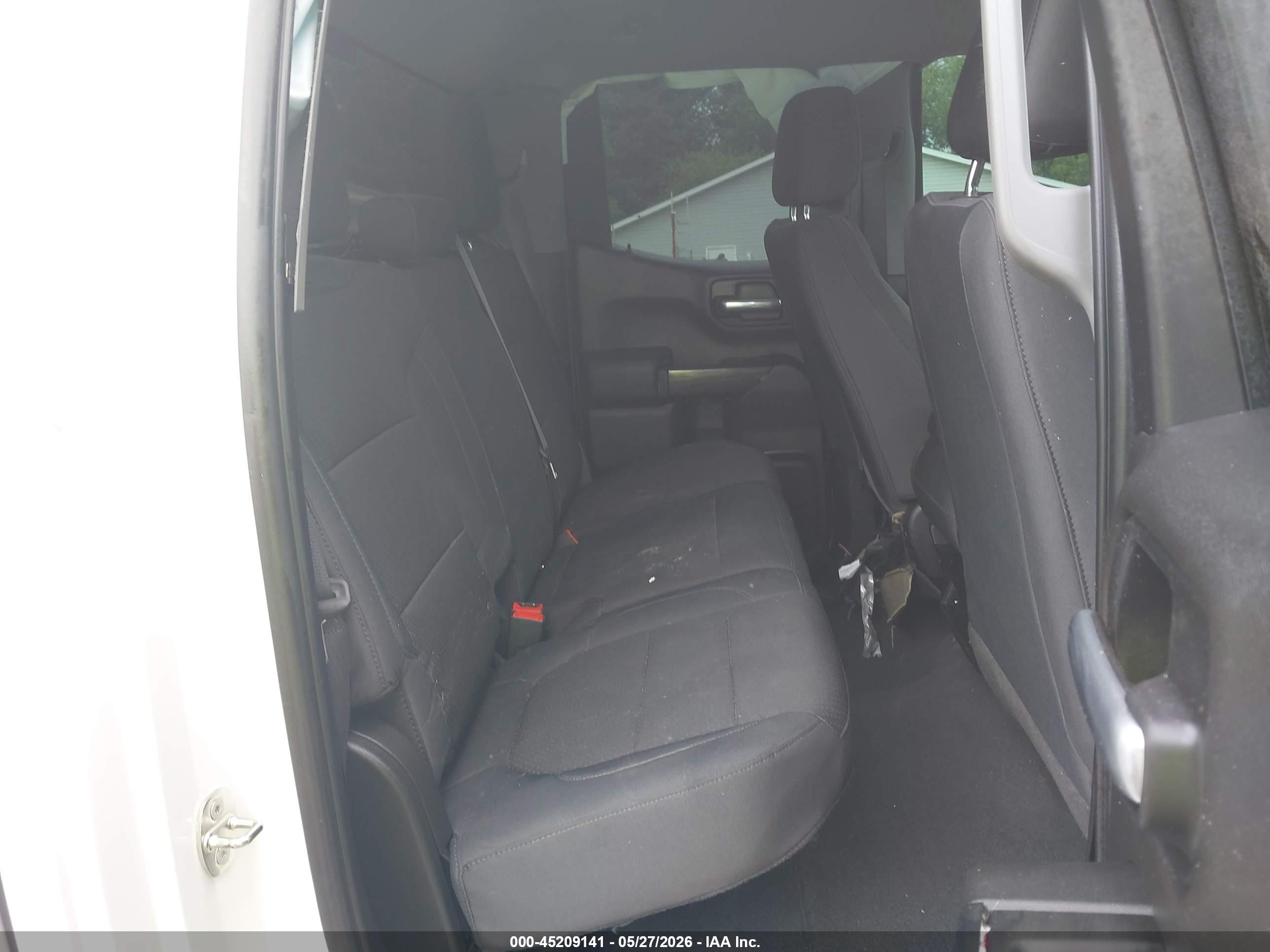 CHEVROLET SILVERADO image 8