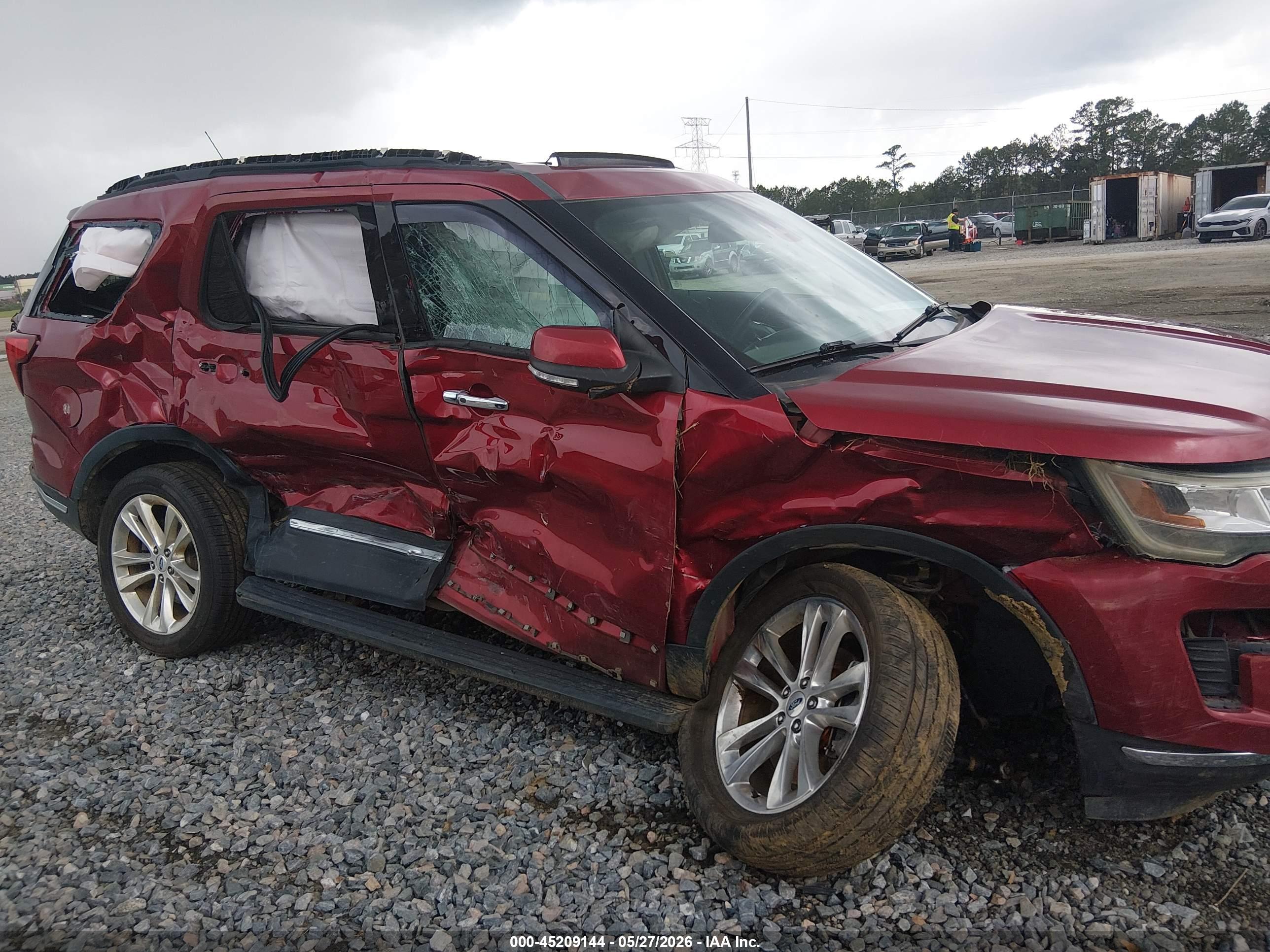 FORD EXPLORER image 6