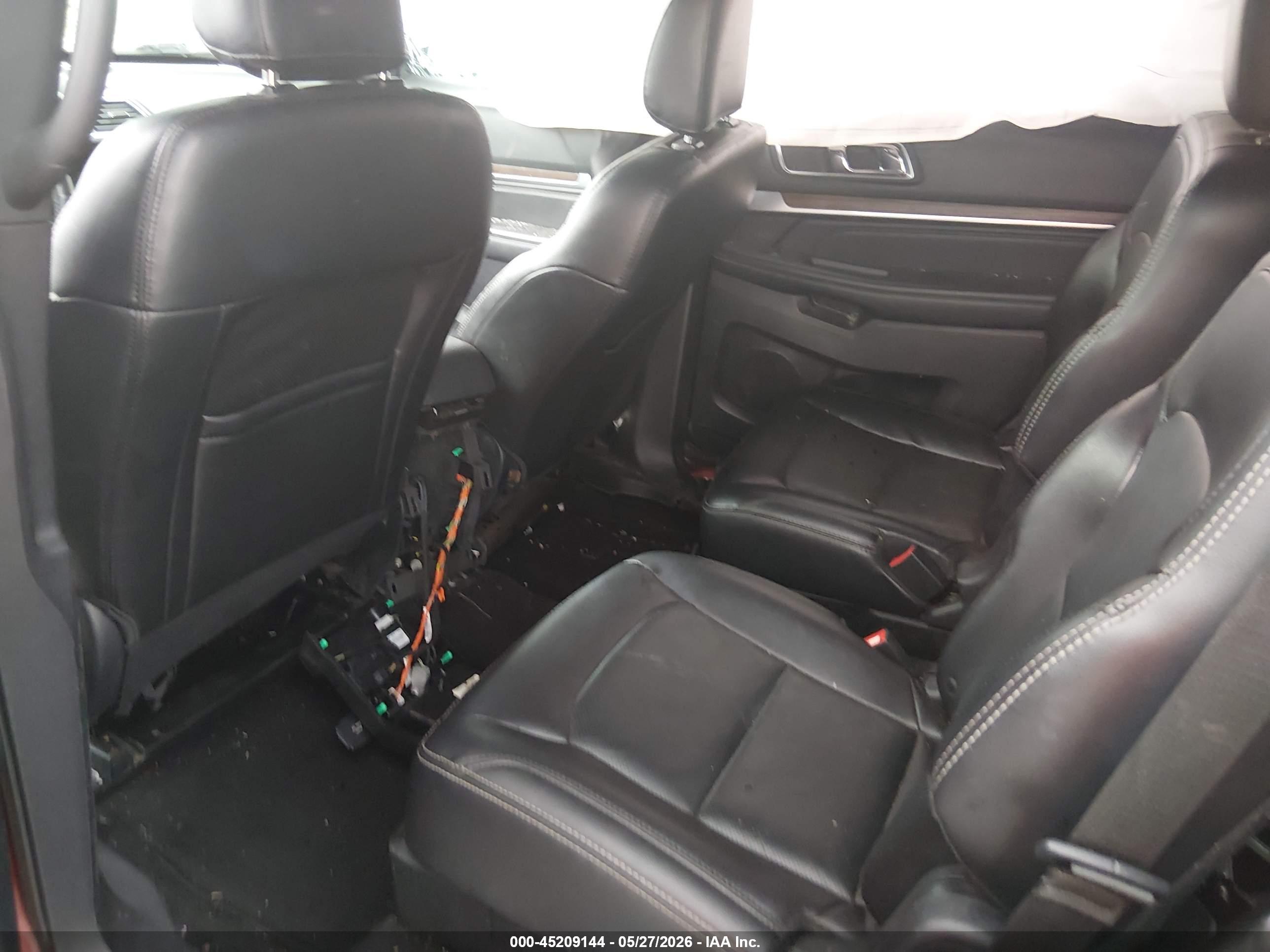 FORD EXPLORER image 8