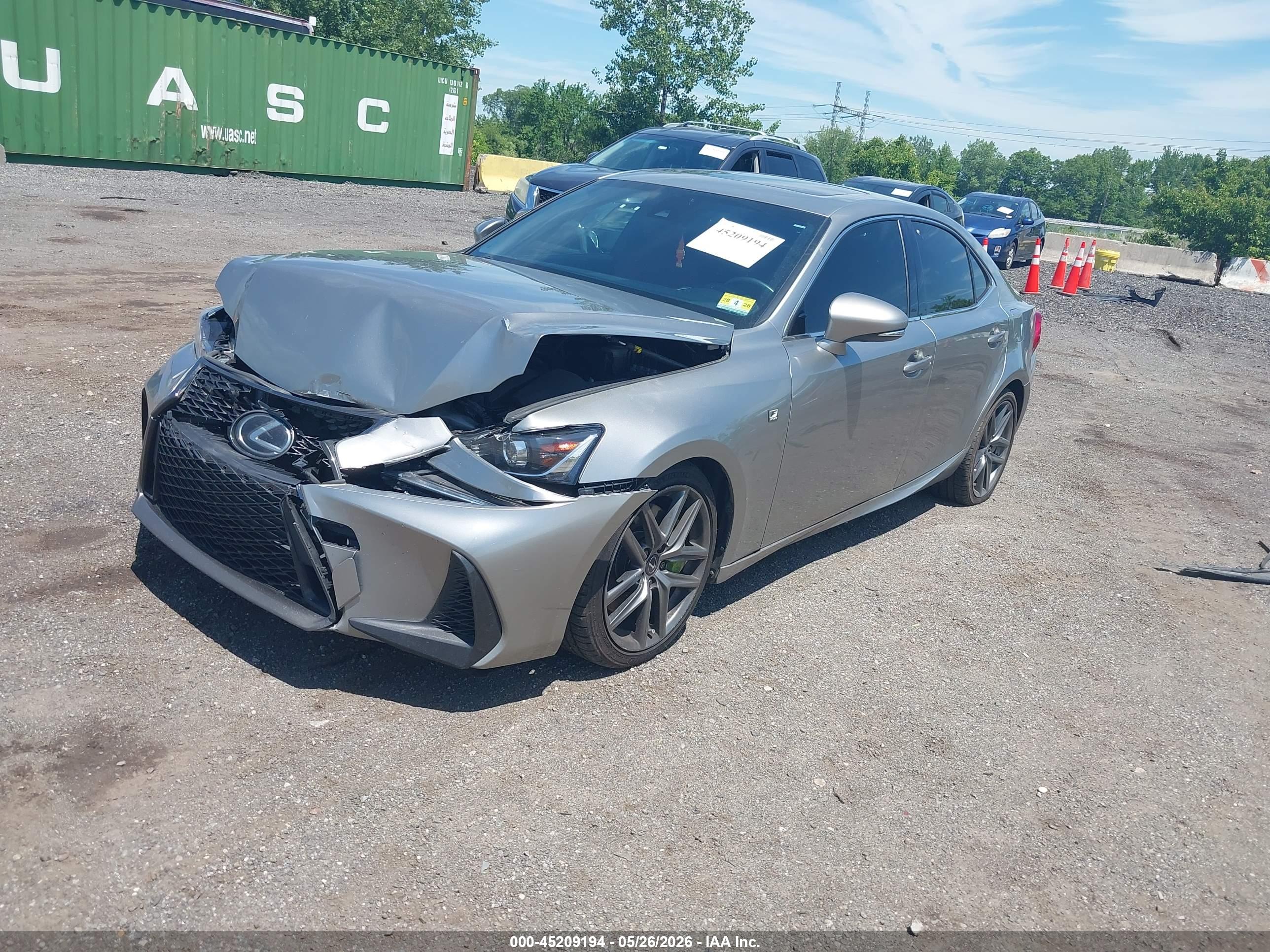 LEXUS IS image 2