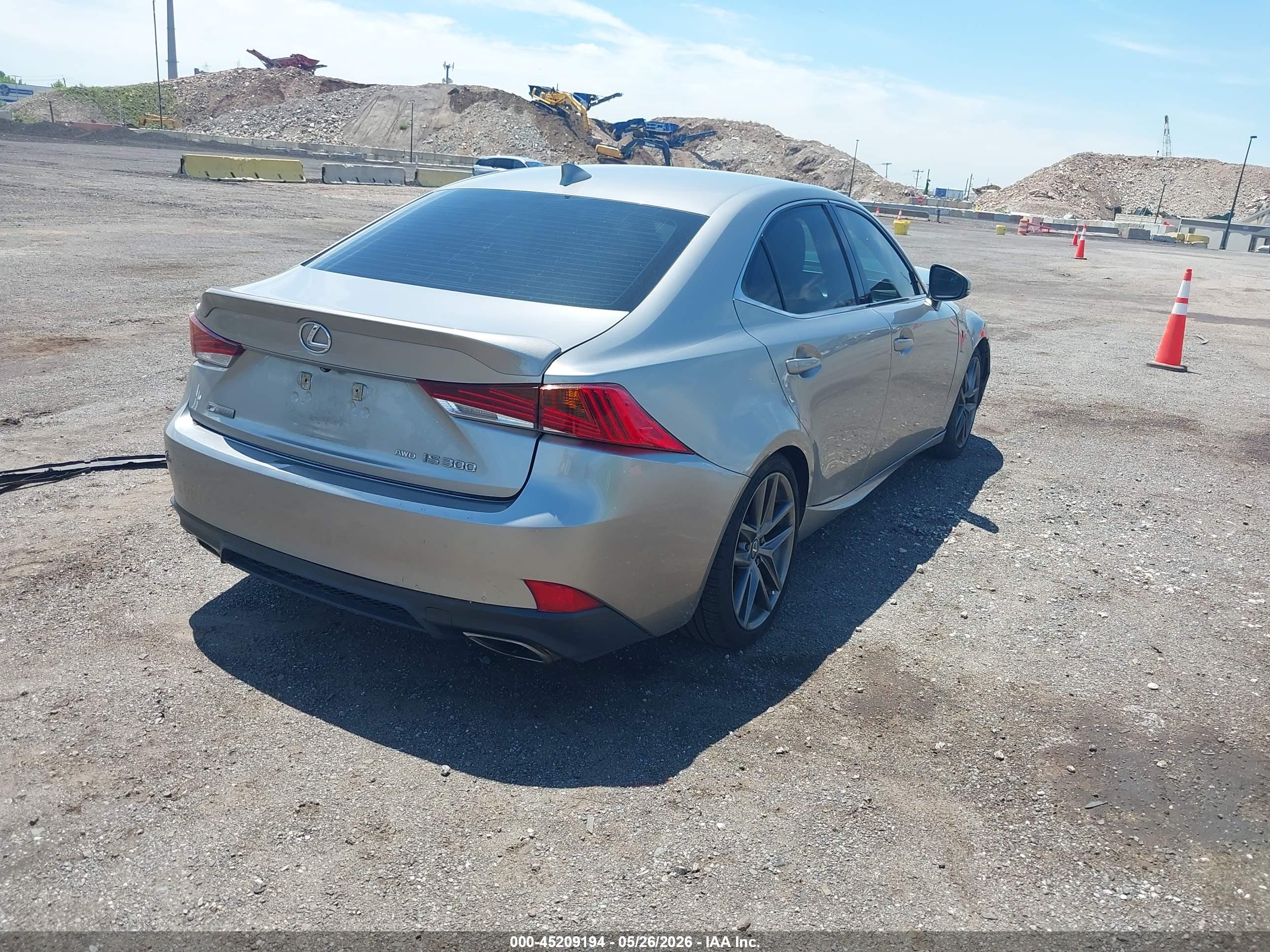 LEXUS IS image 4