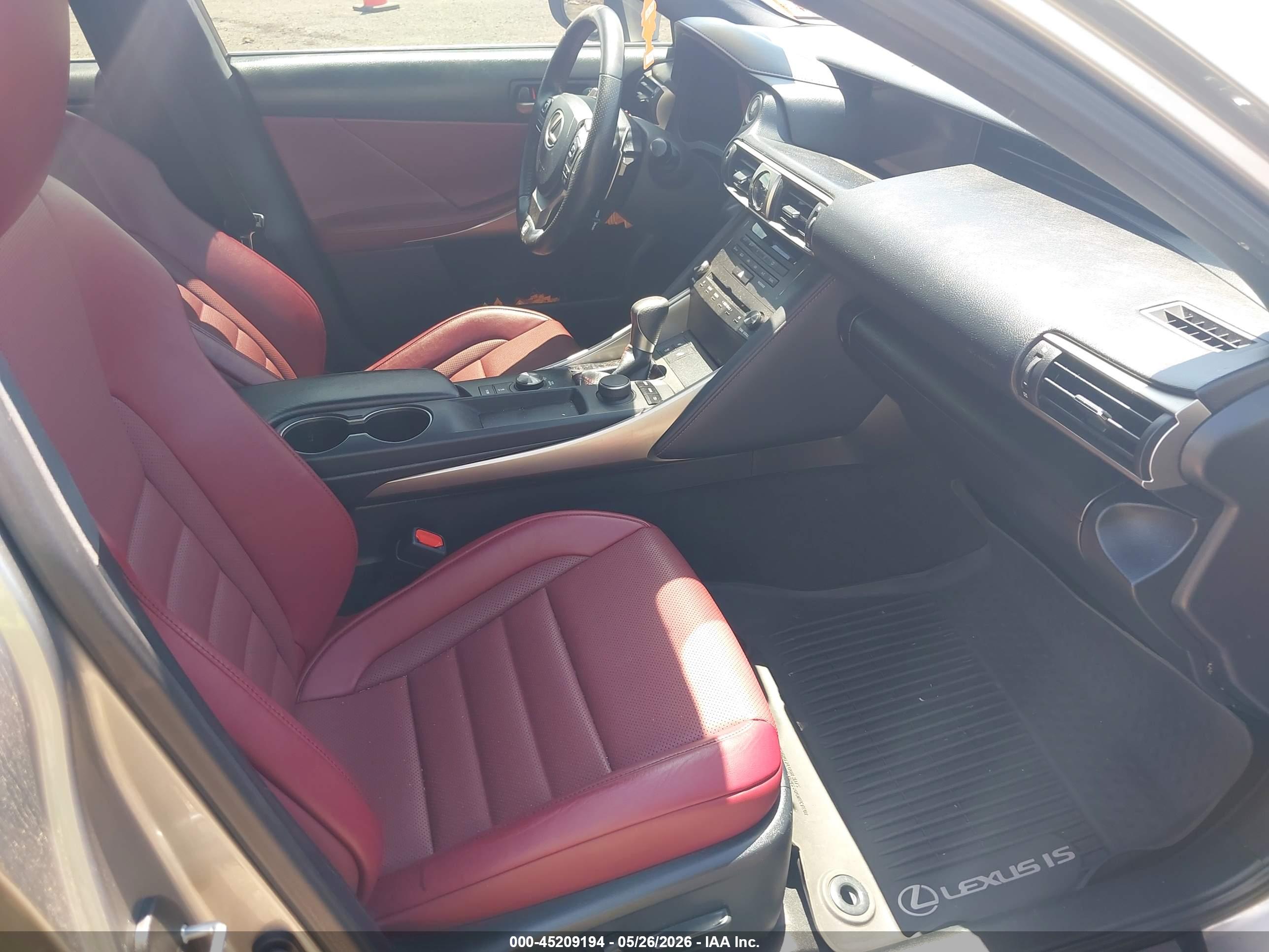 LEXUS IS image 5