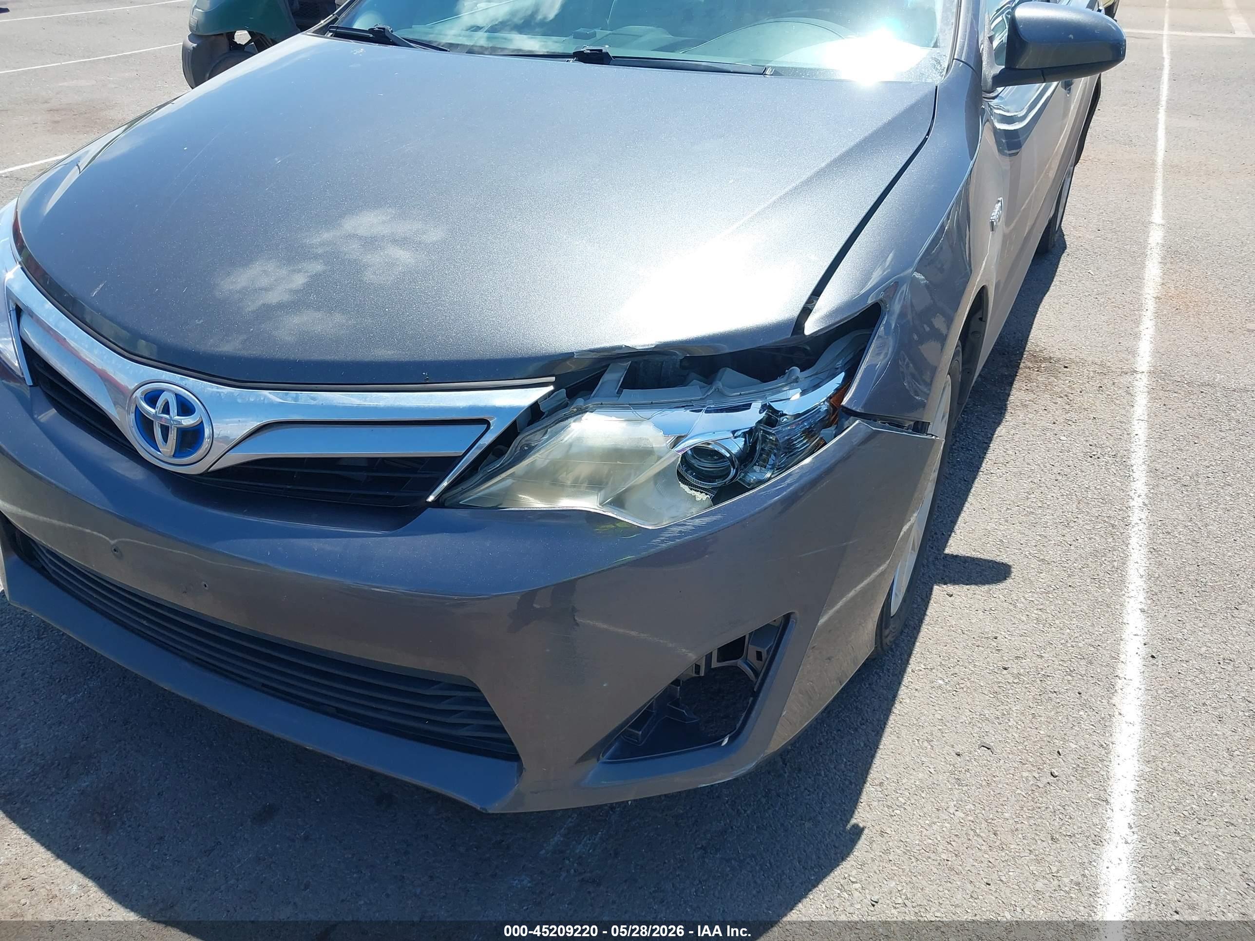 TOYOTA CAMRY image 6