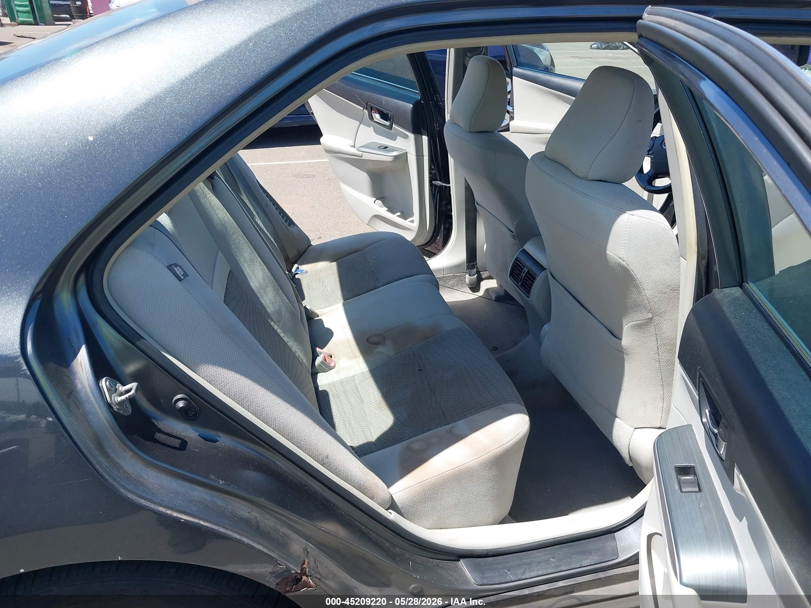 TOYOTA CAMRY image 8