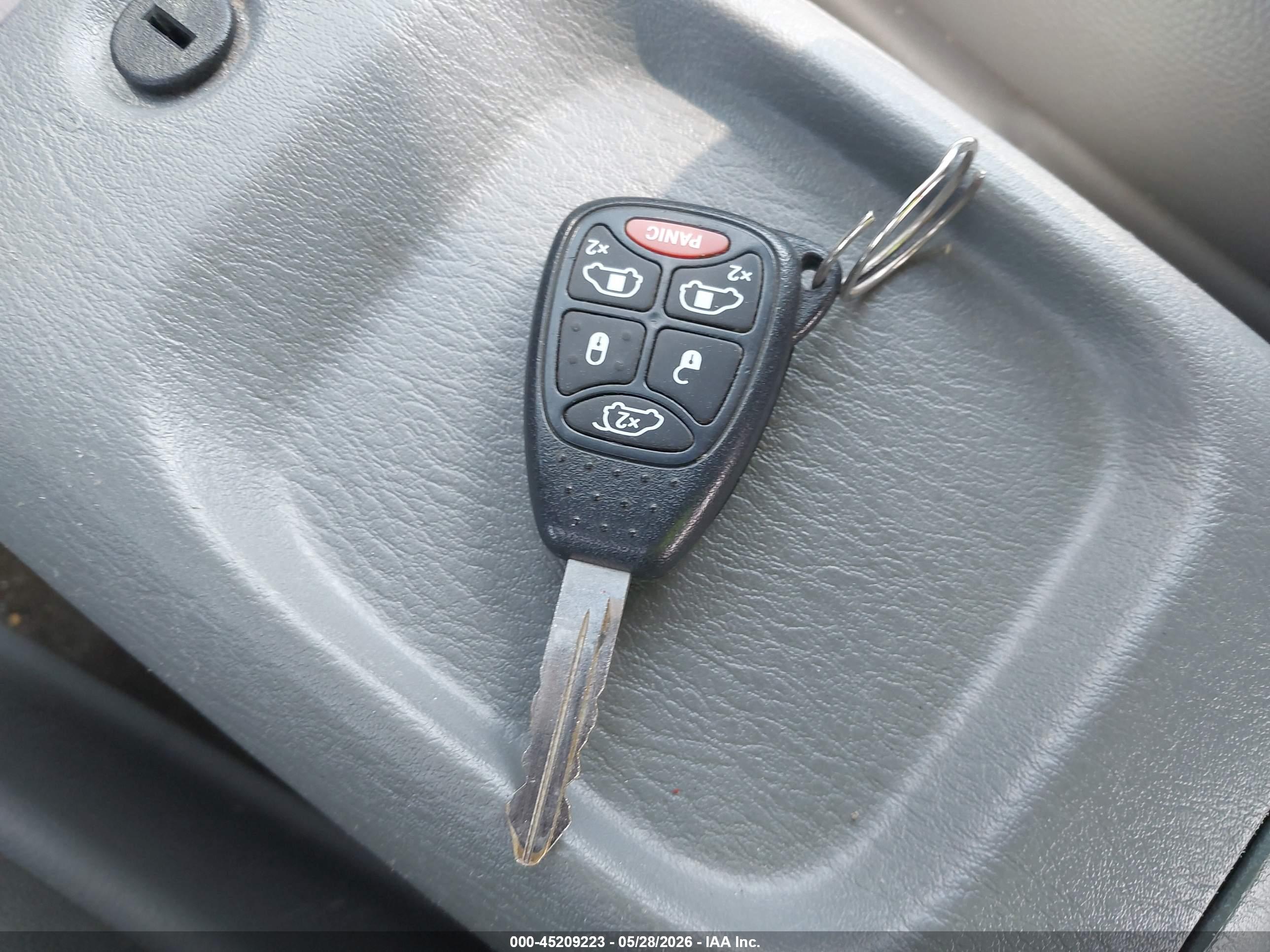 CHRYSLER TOWN image 11